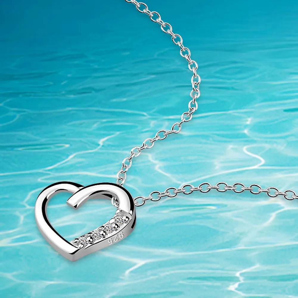 925 Silver Lady Jewelry Classic sterling silver Heart Pendant Necklace Minimalist Clavicle Chain Necklace Birthday Party Gift
925 Silver Lady Jewelry Classic sterling silver Heart Pendant Necklace Minimalist Clavicle Chain Necklace Birthday Party Gift