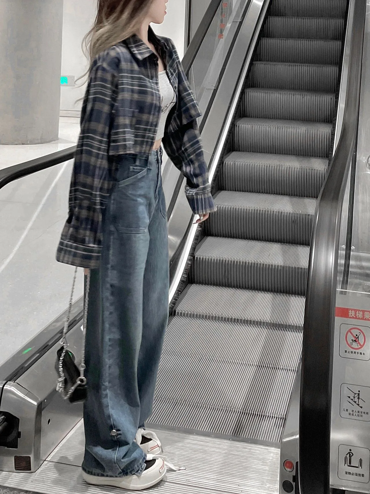 2025 early spring new plaid shirt chic small top women's loose versatile long-sleeved cardigan jacket
2025 early spring new plaid shirt chic small top women's loose versatile long-sleeved cardigan jacket