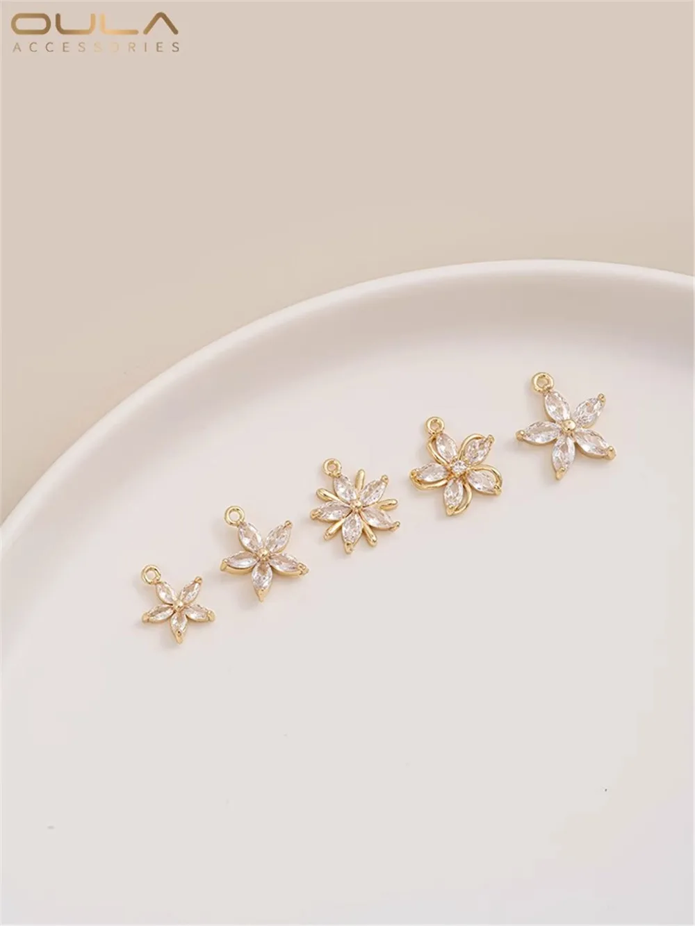 14K Baguette Zircon Peach Heart Cherry Blossom Small Daisy Flower Pendant for DIY Bracelet Earrings Jewelry Making Gold Color
14K Baguette Zircon Peach Heart Cherry Blossom Small Daisy Flower Pendant for DIY Bracelet Earrings Jewelry Making Gold Color