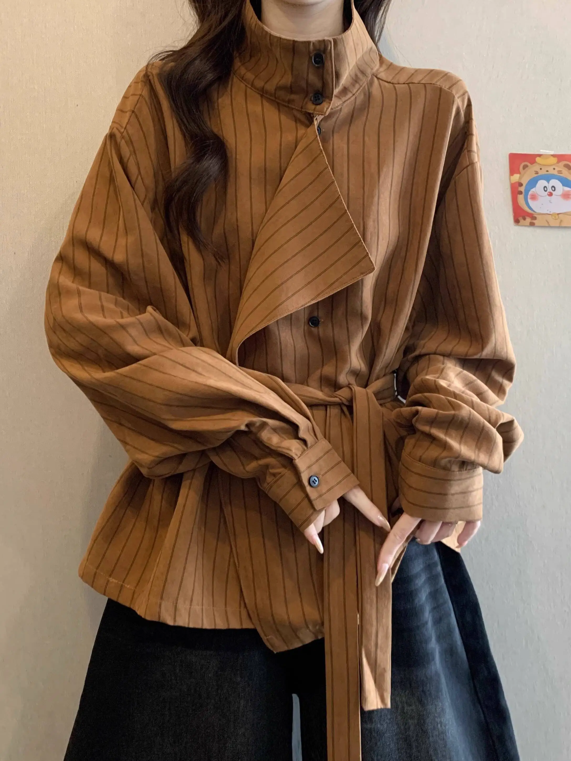 2025 Autumn Women's Striped Shirts Plus Size Shirt High Neck Stripe Irregular Design Long Sleeve Tummy Hiding Waist Cinching Top
2025 Autumn Women's Striped Shirts Plus Size Shirt High Neck Stripe Irregular Design Long Sleeve Tummy Hiding Waist Cinching Top