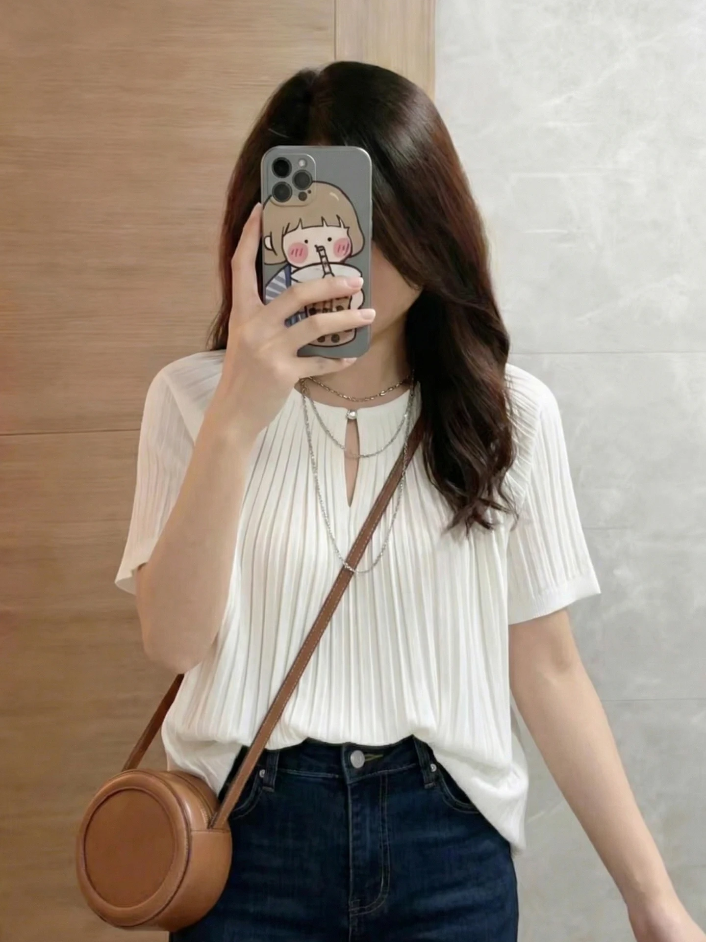 Elegant White Pleated Short Sleeve round Neck Commute Top Women's Fashion Summer Versatile Straight Cut T-shirt Korean Style
Elegant White Pleated Short Sleeve round Neck Commute Top Women's Fashion Summer Versatile Straight Cut T-shirt Korean Style