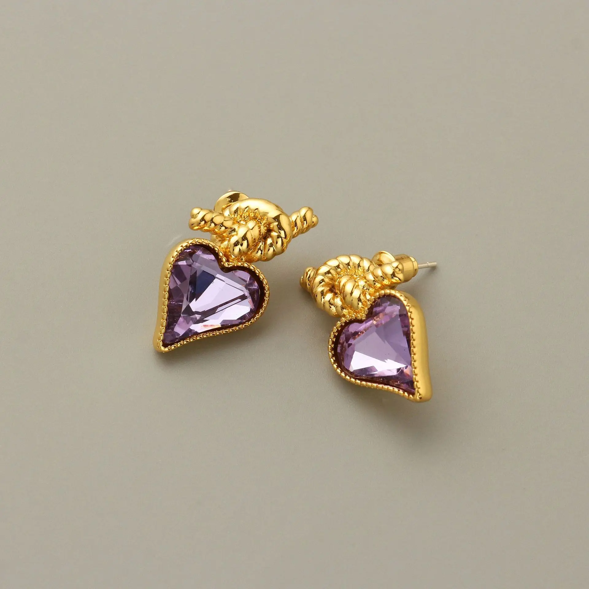 Wholesale Ins Fashion Amethyst Earrings Gold Metal Heart Teardrop Bowknot Ear Hoop Buckle Dangle Women Niche 925 Silver Jewelry
Wholesale Ins Fashion Amethyst Earrings Gold Metal Heart Teardrop Bowknot Ear Hoop Buckle Dangle Women Niche 925 Silver Jewelry