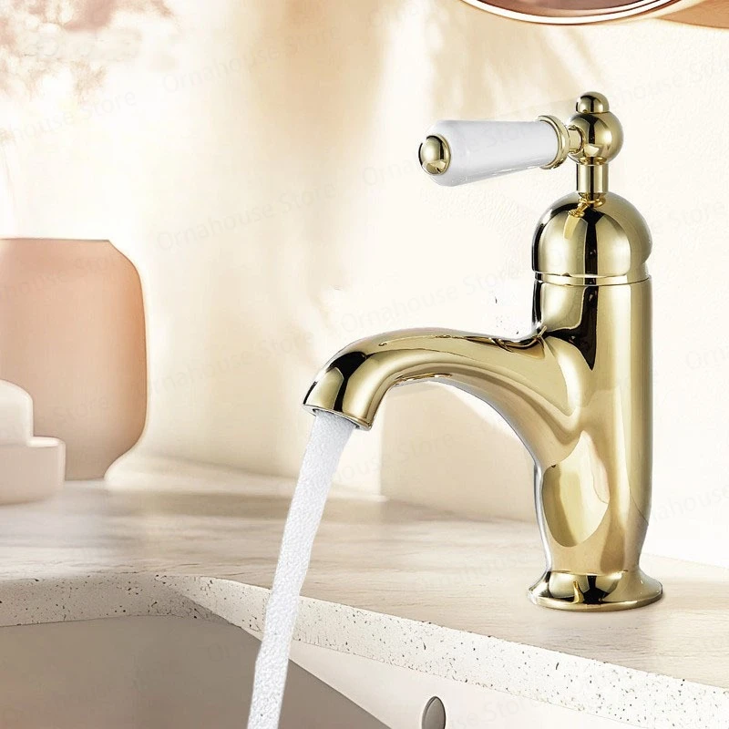 Латунный смеситель для раковины в стиле ретро с одной ручкой, керамическая ручка, смеситель для умывальника, классический смеситель для горячей и холодной щетки, золотой смеситель для раковины
Латунный смеситель для раковины в стиле ретро с одной ручкой, керамическая ручка, смеситель для умывальника, классический смеситель для горячей и холодной щетки, золотой смеситель для раковины