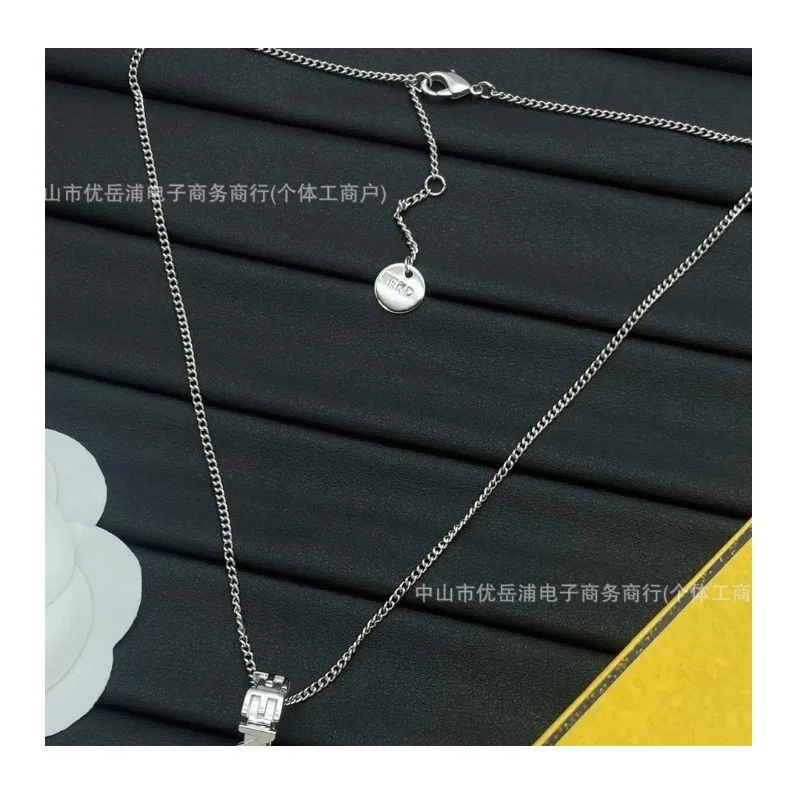 Real Shot Ring Letter Necklace Female Retro Style Round Fashion Versatile Collarbone Chain Female
Real Shot Ring Letter Necklace Female Retro Style Round Fashion Versatile Collarbone Chain Female