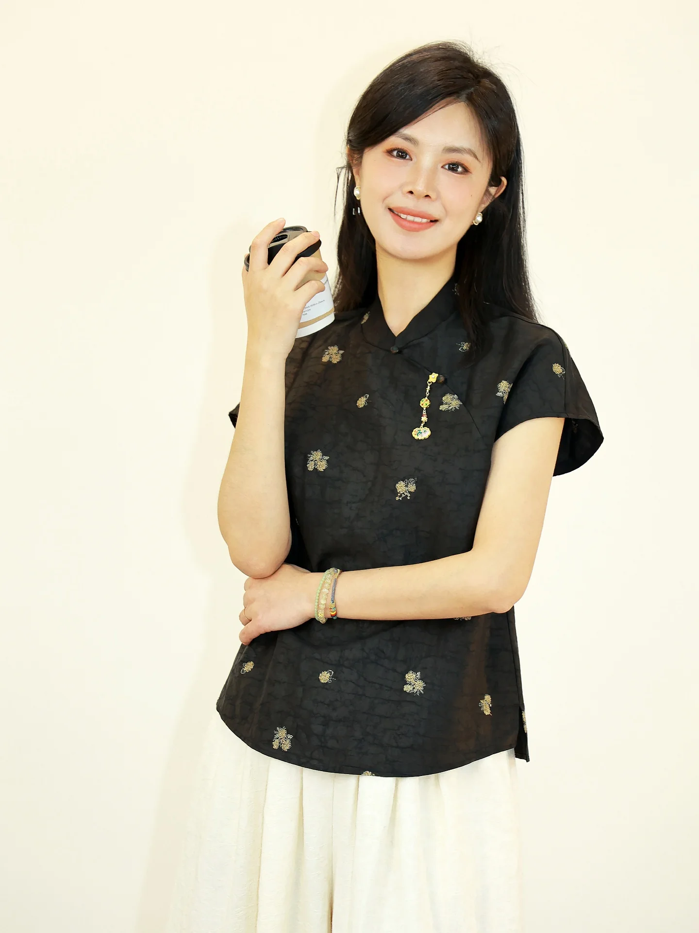 Новинка: Шелковый топ с узором «Цзяньюнь» (цветок-облако), китайский стиль, женский, с цветочным принтом, для повседневной носки
Новинка: Шелковый топ с узором «Цзяньюнь» (цветок-облако), китайский стиль, женский, с цветочным принтом, для повседневной носки