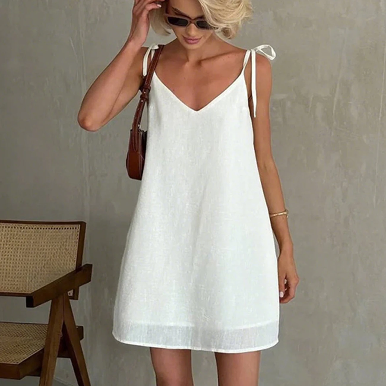WXOY Ladies Breathable Loose Sleeveless V Neck A Line Mini Holiday Casual Dress Adjustable Self Tie Strap Woman Summer Sundress
WXOY Ladies Breathable Loose Sleeveless V Neck A Line Mini Holiday Casual Dress Adjustable Self Tie Strap Woman Summer Sundress