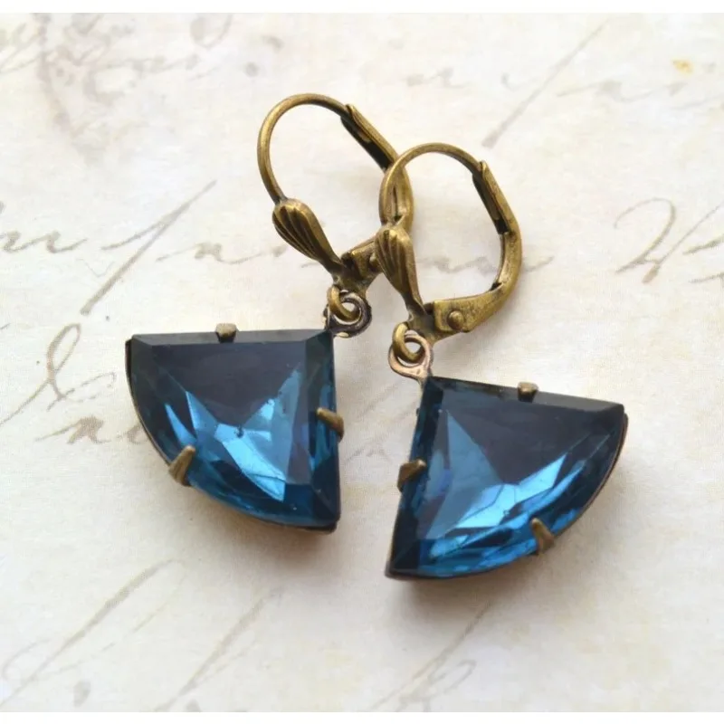 BKBK Vintage Bronze Fan Cut Montana Blue Crystal Leverback Women Earrings Wedding Earrings Fashion Jewelry Gift for Teen Girls Ladies Bride Mom Christmas Valentine 4th July Dinner Party Accessories
BKBK Vintage Bronze Fan Cut Montana Blue Crystal Leverback Women Earrings Wedding Earrings Fashion Jewelry Gift for Teen Girls Ladies Bride Mom Christmas Valentine 4th July Dinner Party Accessories