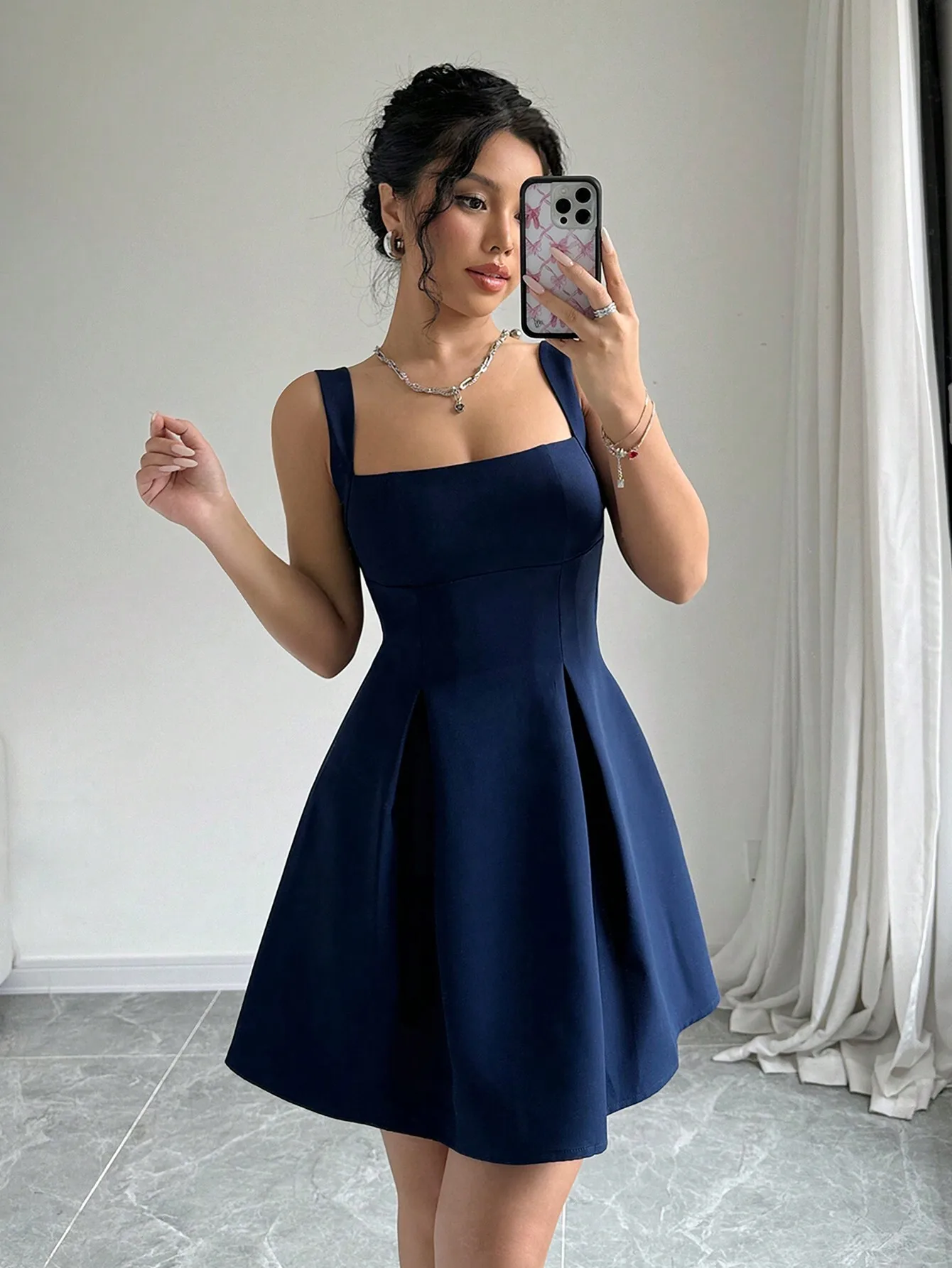 Navy Blue Square Neck Sleeveless A-Line Mini Dress with Cinched Waist
Navy Blue Square Neck Sleeveless A-Line Mini Dress with Cinched Waist