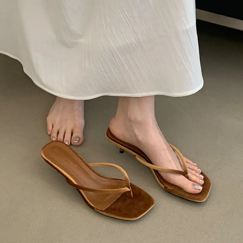 New Summer Fashion Silk Elegant Women Slippers Flip Flops Low Heel Shoes Outdoor Sandals Dress Ladies Slides Slippers Shoes
New Summer Fashion Silk Elegant Women Slippers Flip Flops Low Heel Shoes Outdoor Sandals Dress Ladies Slides Slippers Shoes