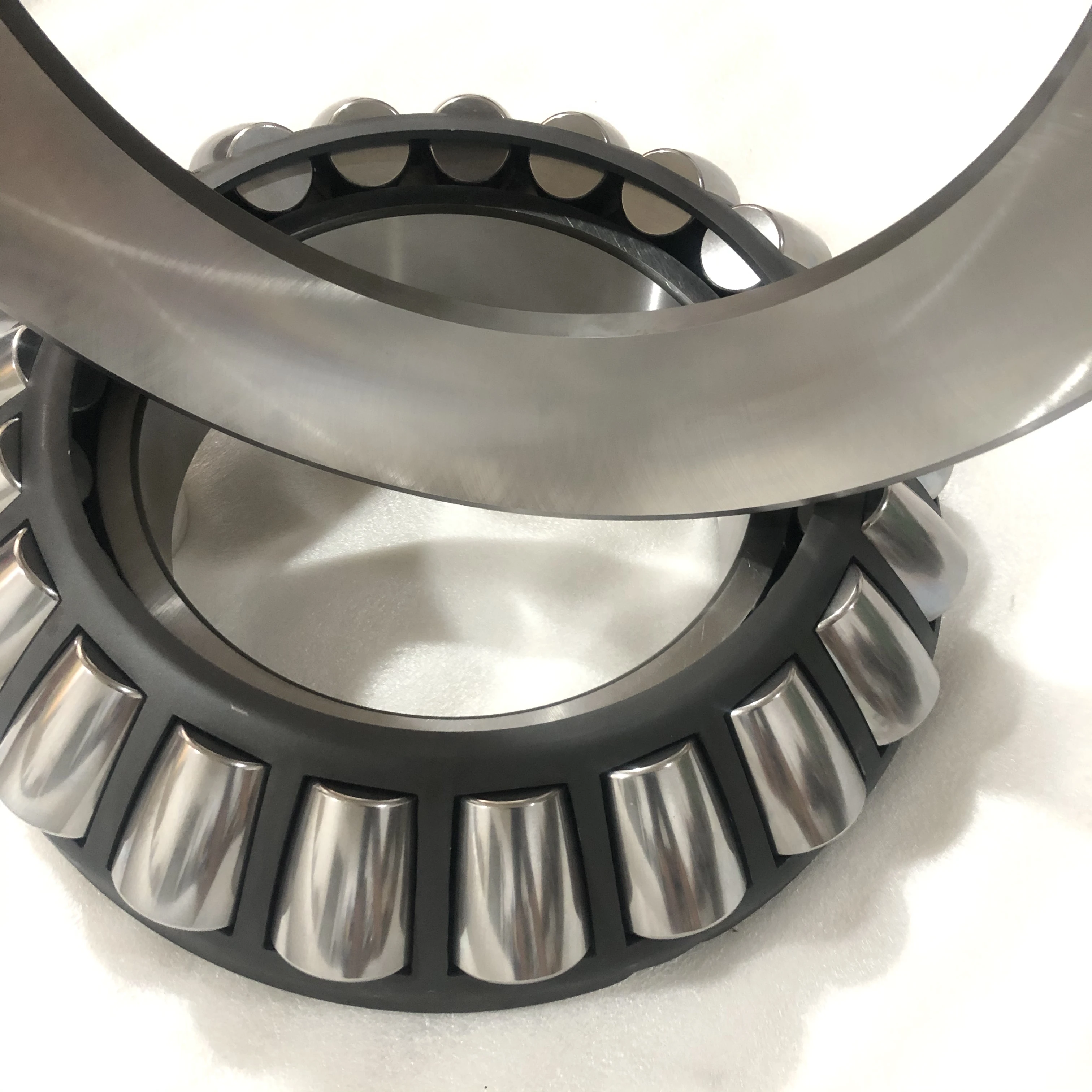 Горячий продавать: профессиональный производитель, высококачественные упорные роликоподшипники со стальным сепаратором с низким трением 29464 E для коробки передач экструдера
Горячий продавать: профессиональный производитель, высококачественные упорные роликоподшипники со стальным сепаратором с низким трением 29464 E для коробки передач экструдера