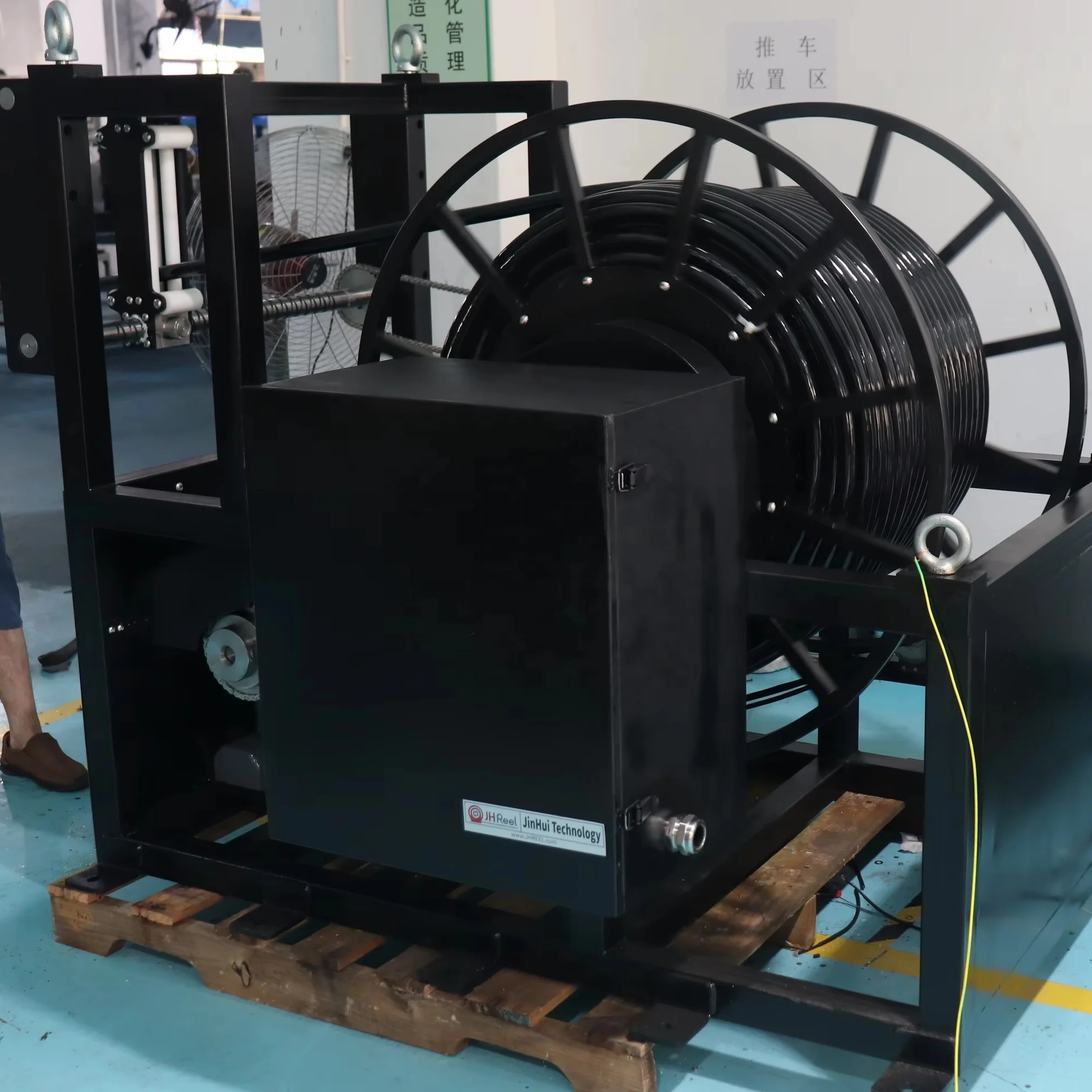 Durable flat tower crane cable reel for hoists transporting machines conveyors power chains
Durable flat tower crane cable reel for hoists transporting machines conveyors power chains