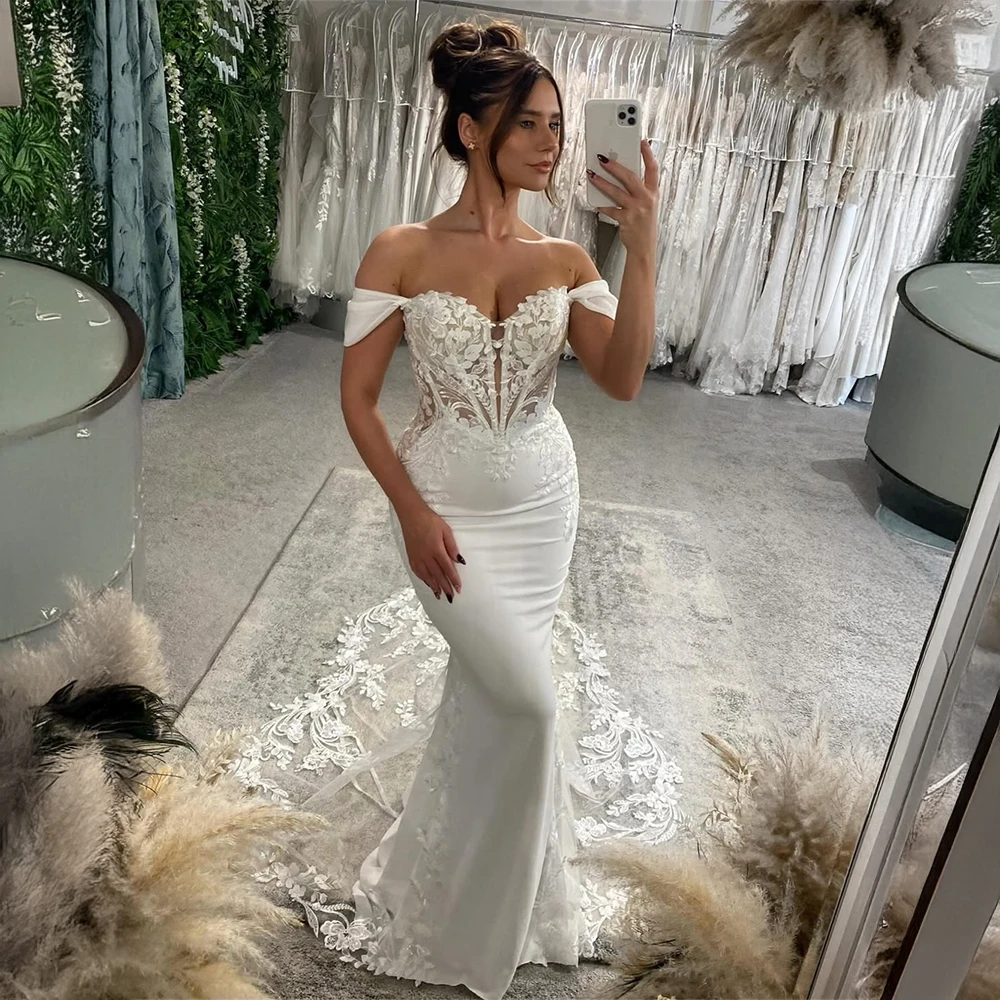 Customized Lace Applique Mermaid Wedding Dress Sheer Bustier Satin Bridal Dress Slim Fit Elegant Bridal Gown for Bride
Customized Lace Applique Mermaid Wedding Dress Sheer Bustier Satin Bridal Dress Slim Fit Elegant Bridal Gown for Bride