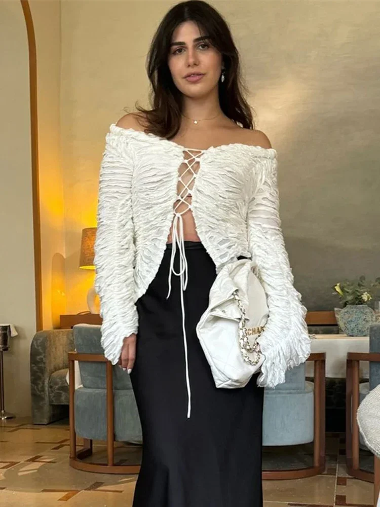 New Autumn Fashion Ruffled T-shirt Cropped Top Female Hollow Out Lace-Up Patchwork Loose Outwear White Women Bandage Tee Coat 
New Autumn Fashion Ruffled T-shirt Cropped Top Female Hollow Out Lace-Up Patchwork Loose Outwear White Women Bandage Tee Coat