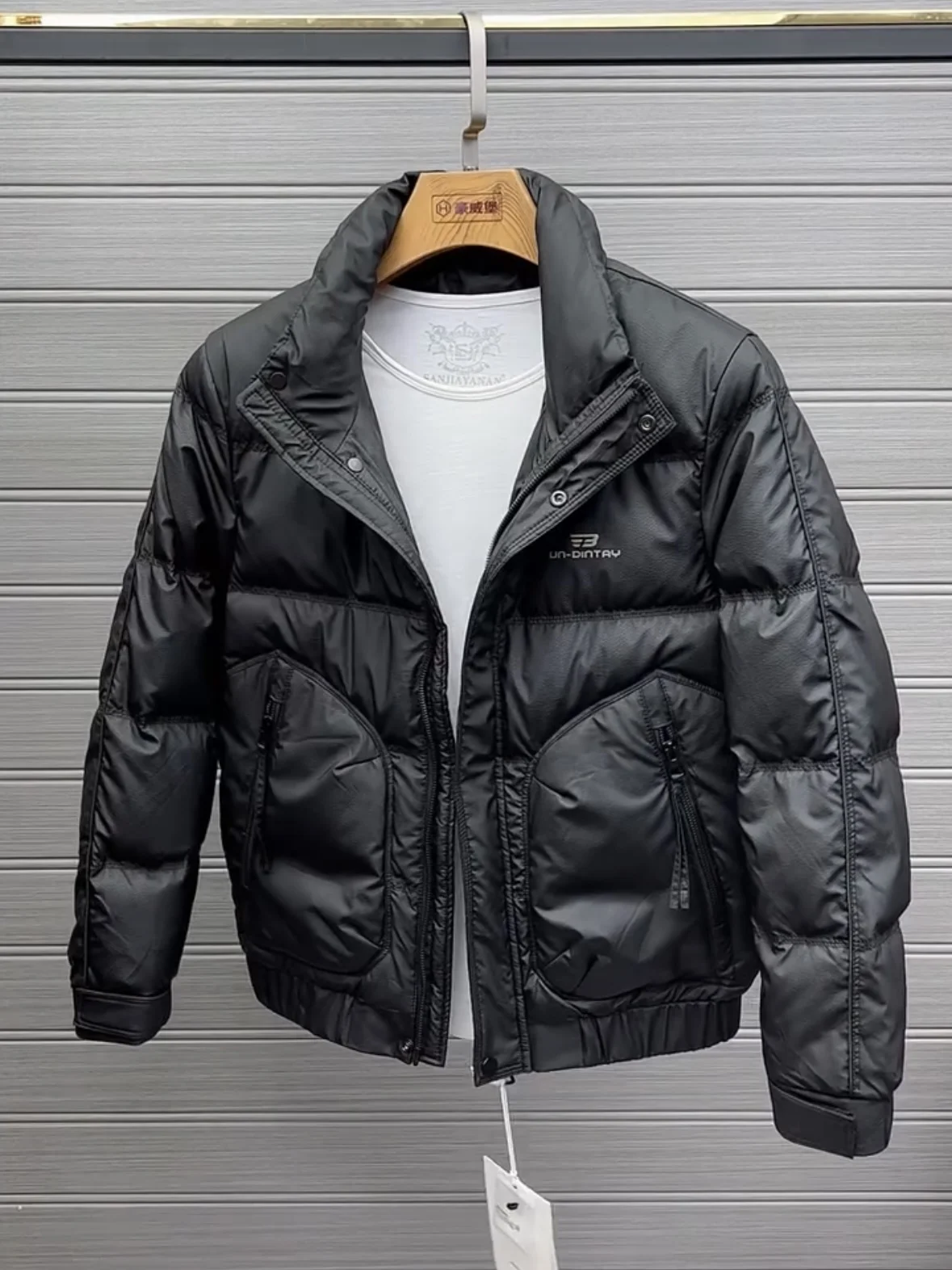 Winter ort Men's Stand Collar down Jaet Warmth Outerwear Youth Faion Anti-Cold Youth Men's Clothing Thiened Long Sve
Winter ort Men's Stand Collar down Jaet Warmth Outerwear Youth Faion Anti-Cold Youth Men's Clothing Thiened Long Sve