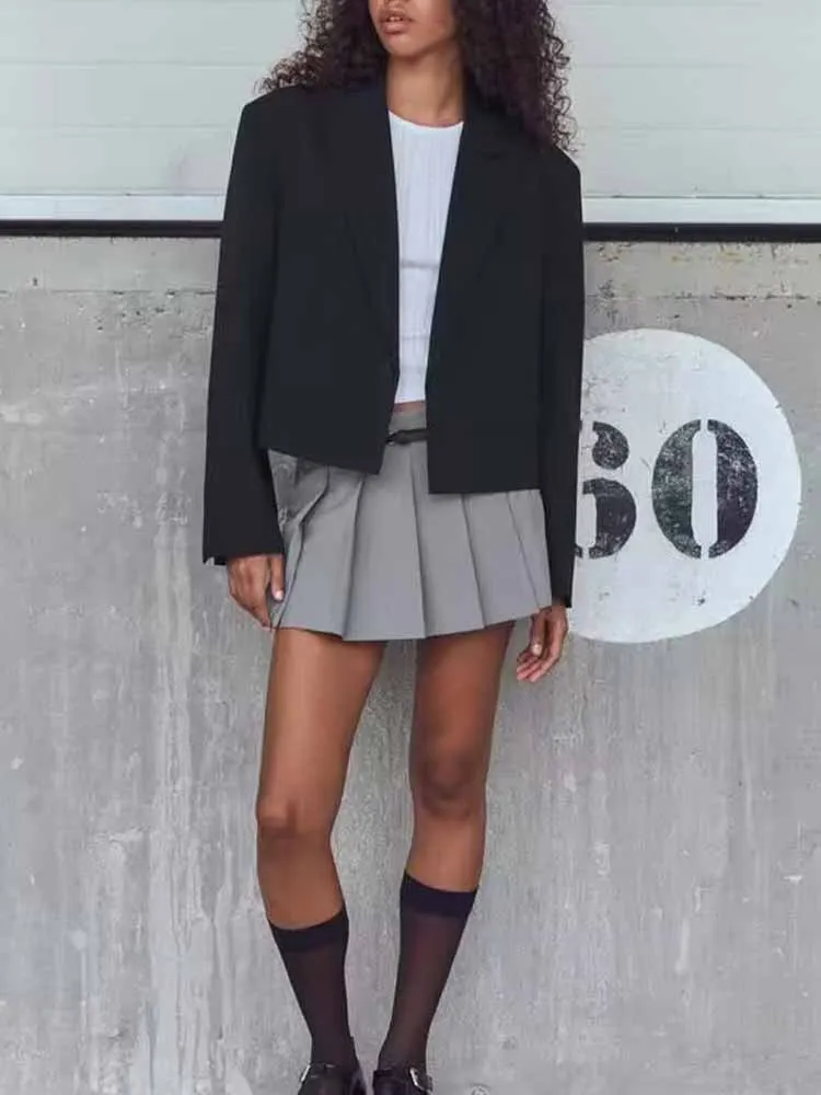 Осенняя новая мода в европейском и американском стиле, простая женская универсальная свободная короткая куртка с длинными рукавами для поездок на работу
Осенняя новая мода в европейском и американском стиле, простая женская универсальная свободная короткая куртка с длинными рукавами для поездок на работу