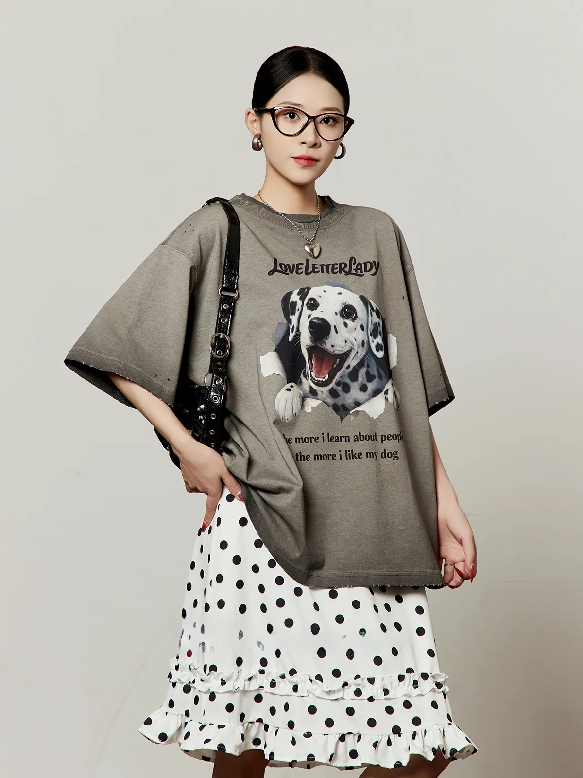 Retro Washed Grey T-Shirt Women's Loose Short Sleeve Dog Print Casual Cotton Top Summer Fashion Soft Comfortable Breathable
Retro Washed Grey T-Shirt Women's Loose Short Sleeve Dog Print Casual Cotton Top Summer Fashion Soft Comfortable Breathable