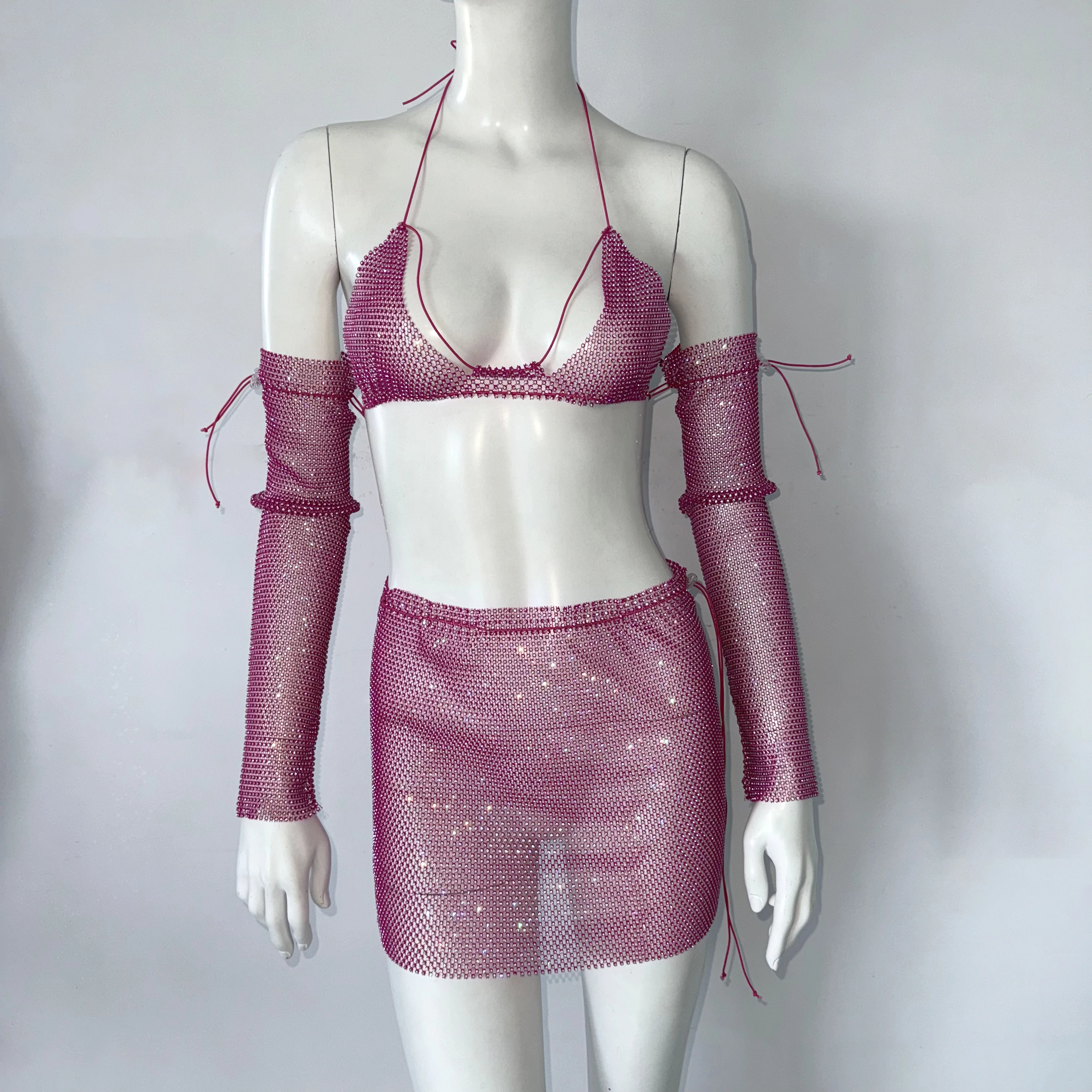 Сексуальная полая прозрачная майка с мини-юбкой и нарукавником, осенний женский комплект из 3 предметов, блестящая сетка со стразами, праздничная одежда
Сексуальная полая прозрачная майка с мини-юбкой и нарукавником, осенний женский комплект из 3 предметов, блестящая сетка со стразами, праздничная одежда