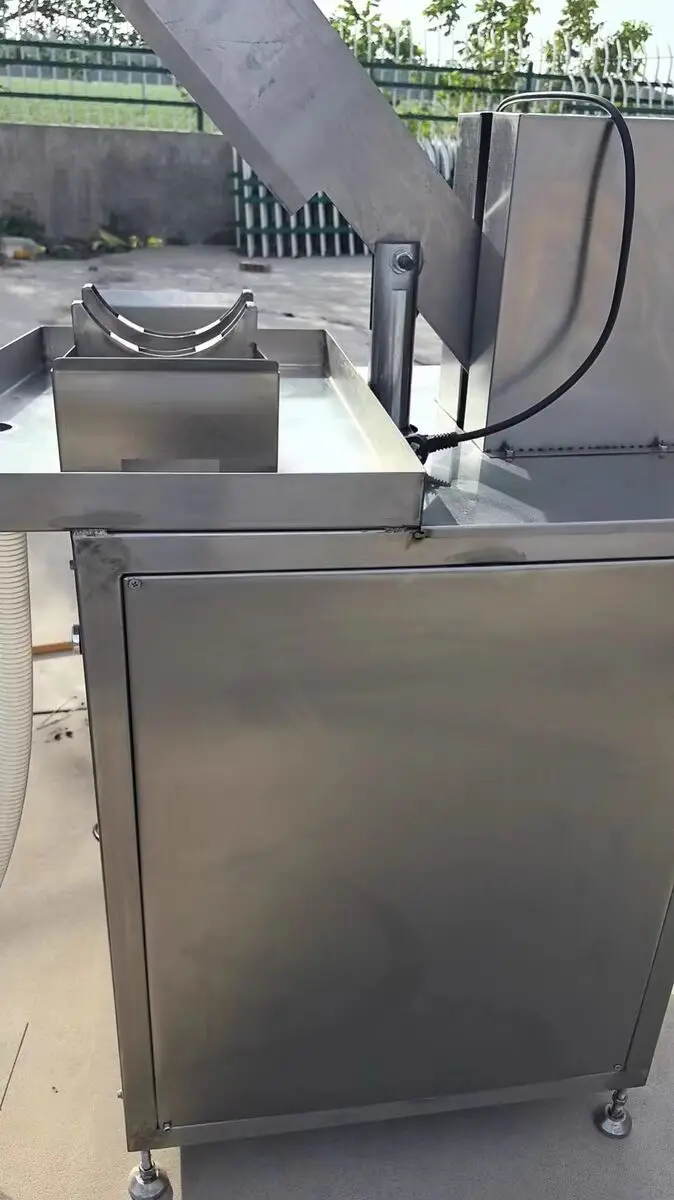 Stainless Steel Green Coconut Cutter Cutting Coco Water Extracting Machine
Stainless Steel Green Coconut Cutter Cutting Coco Water Extracting Machine