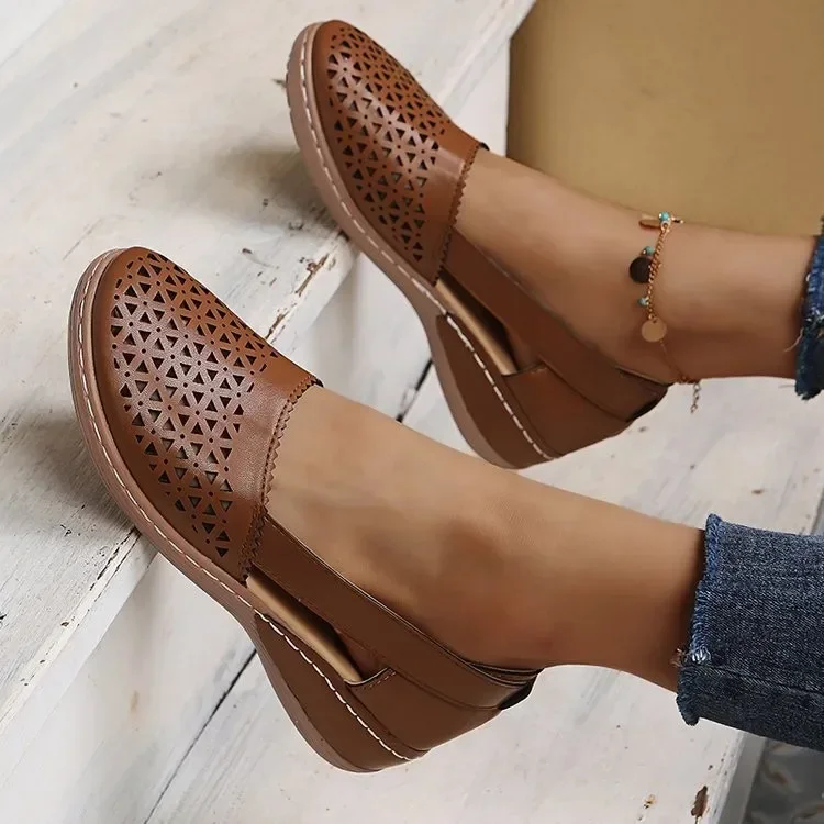 Women's Summer Flat Round Toe Sandals 2022 New Retro Button Sandals Comfy Mary Jane Comfortable Shoes for Women Plus Size 43
Women's Summer Flat Round Toe Sandals 2022 New Retro Button Sandals Comfy Mary Jane Comfortable Shoes for Women Plus Size 43
