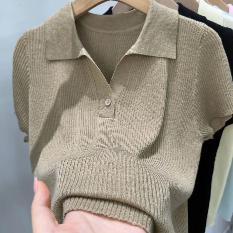 Women's Ribbed Knit Polo Top Short Sleeve One-Button Commuter Blouse
Women's Ribbed Knit Polo Top Short Sleeve One-Button Commuter Blouse