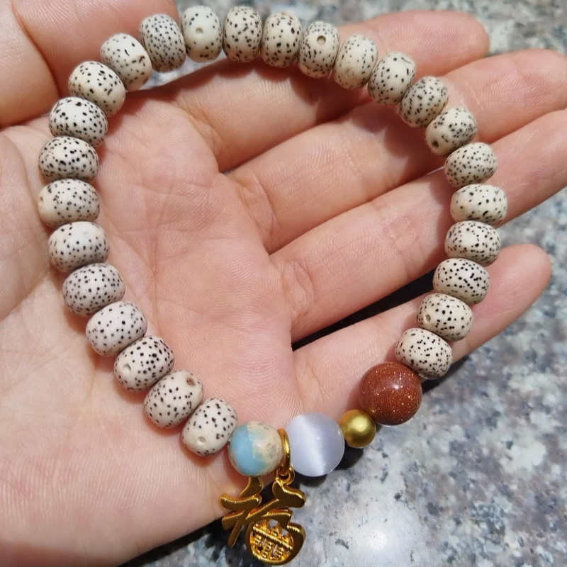 Hainan Starry Moon Bodhisattva Bracelet Single Circle Couple High Density Shun Bai January Cultural and Buddhist Bead Handicraft
Hainan Starry Moon Bodhisattva Bracelet Single Circle Couple High Density Shun Bai January Cultural and Buddhist Bead Handicraft