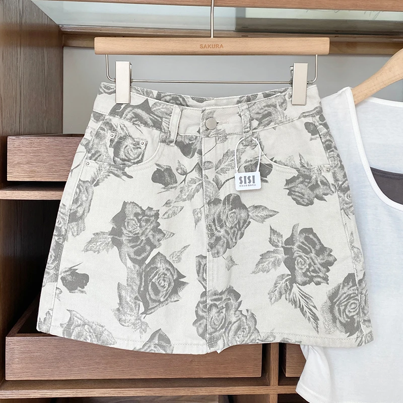 French Style Vintage Print Denim Skirt Women Temperament Fashion Versatile High Waist Skirts 2025 Summer New Hot Girl Mini Skirt
French Style Vintage Print Denim Skirt Women Temperament Fashion Versatile High Waist Skirts 2025 Summer New Hot Girl Mini Skirt