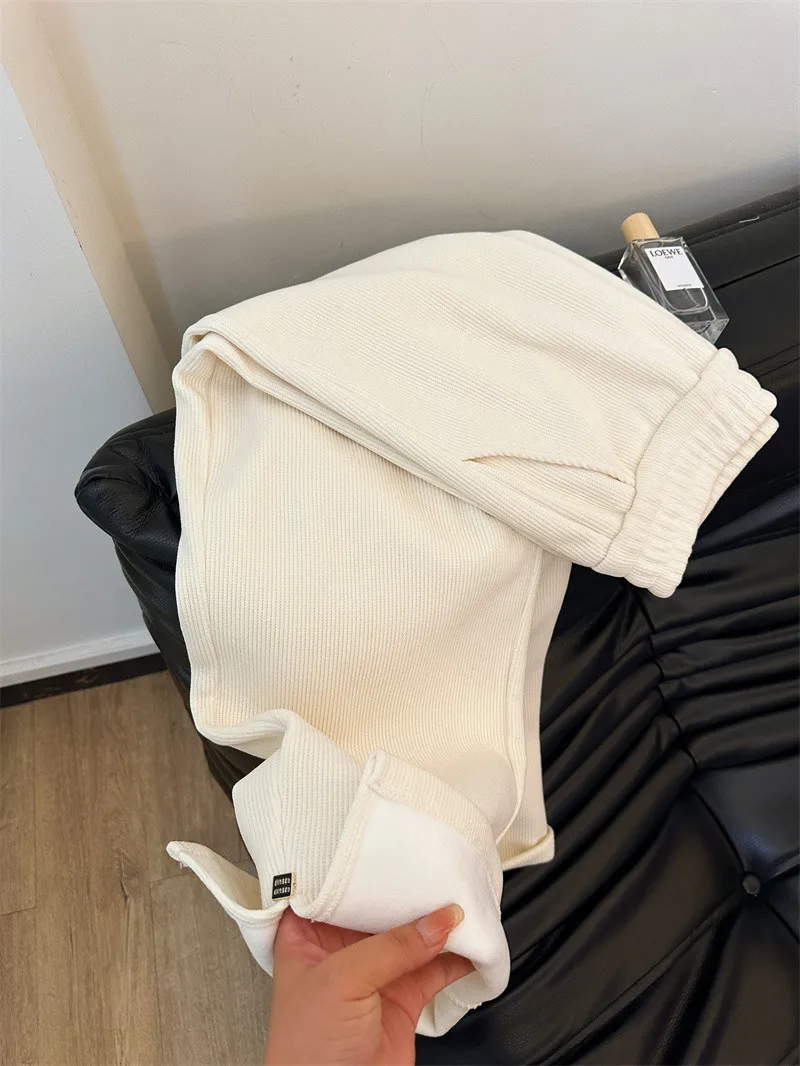 High Waist Wide Leg Pants Thickened European Cotton Fleece Women's plus Size Pants Autumn Winter Color Long Pants
High Waist Wide Leg Pants Thickened European Cotton Fleece Women's plus Size Pants Autumn Winter Color Long Pants