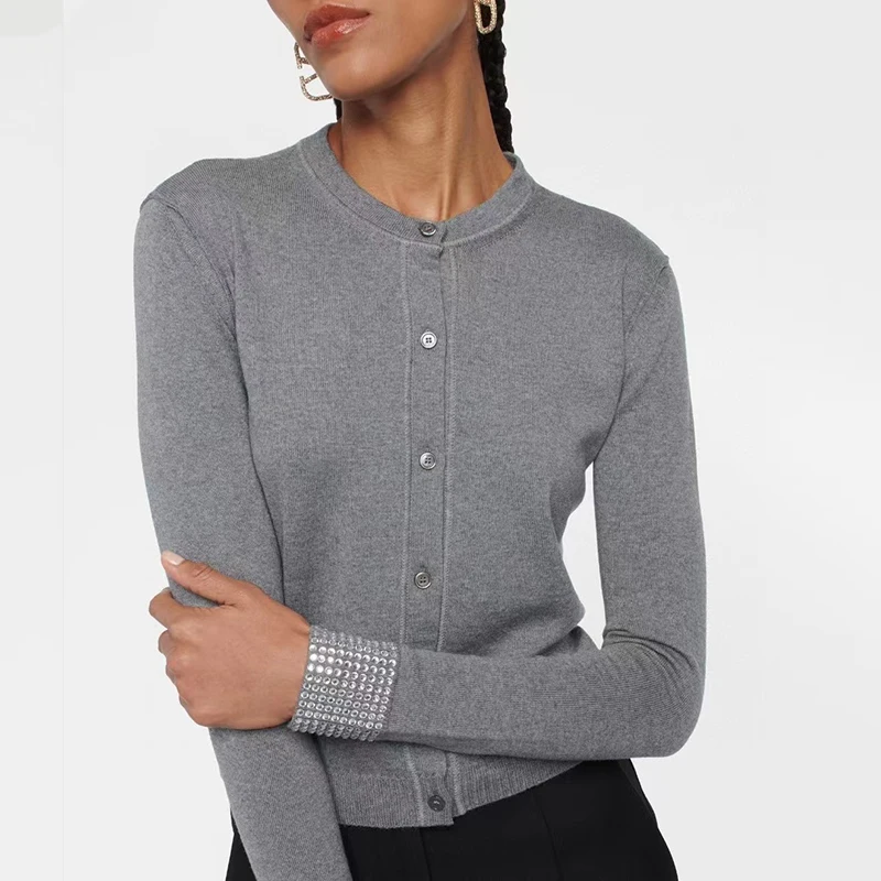 2024 Spring new wool sweater Slim thin top cardigan cuffs hot drilling high quality ladies knitwear y2k
2024 Spring new wool sweater Slim thin top cardigan cuffs hot drilling high quality ladies knitwear y2k