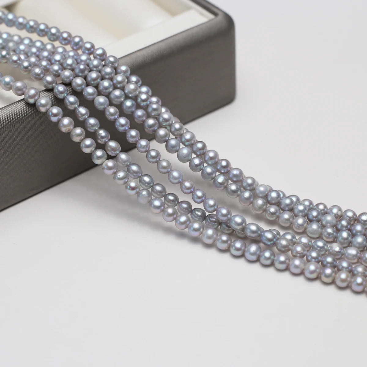 AA 3-4mm Irradiated Gray Natural Freshwater Pearls Near-round Semi-finished Beads for Jewelry Making DIY Necklace Accessories
AA 3-4mm Irradiated Gray Natural Freshwater Pearls Near-round Semi-finished Beads for Jewelry Making DIY Necklace Accessories