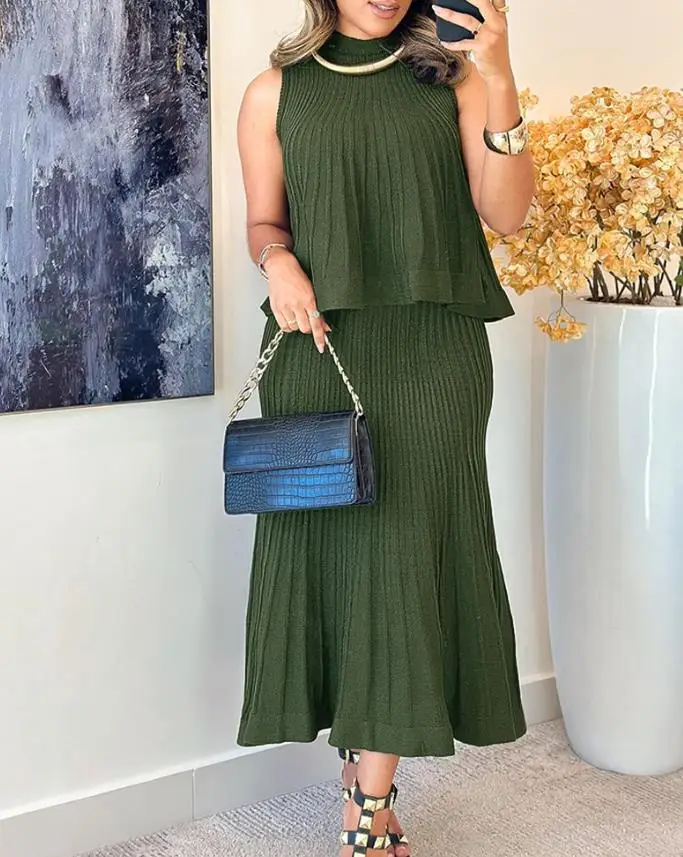 Elegant Commuter Women's Green Long Skirt Set Sleeveless Loose A Line Pleated Knit Tank and High Waist Midi Fishtail Skirt Set
Elegant Commuter Women's Green Long Skirt Set Sleeveless Loose A Line Pleated Knit Tank and High Waist Midi Fishtail Skirt Set