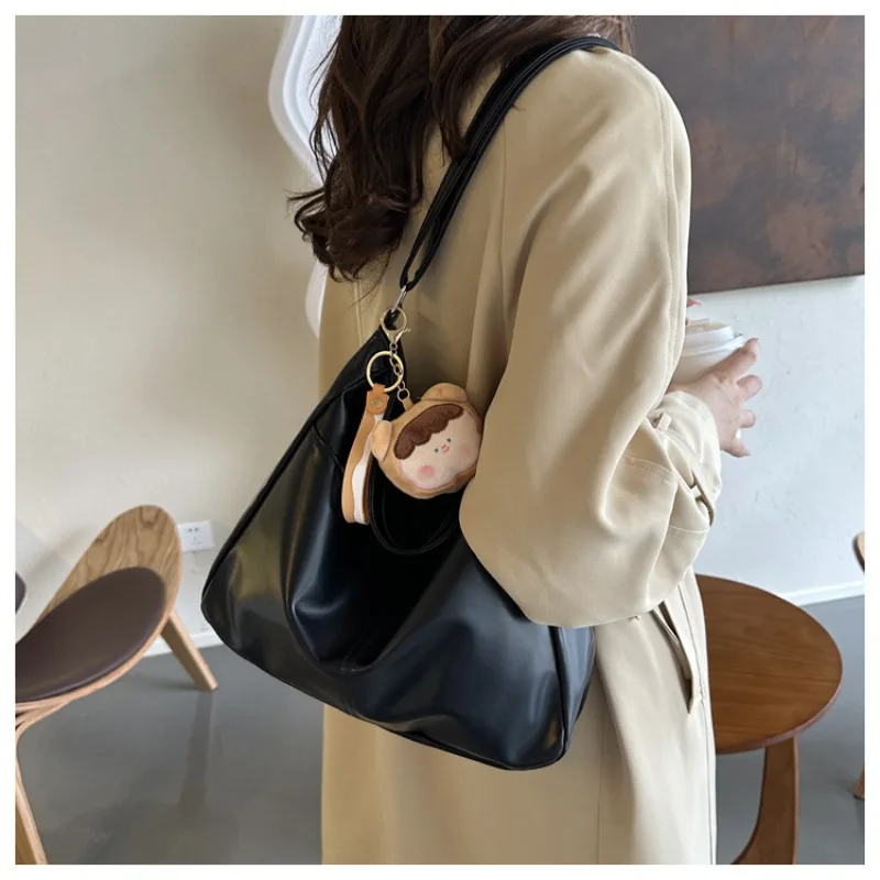 Large Capacity Tote Shoulder Bag for Women New Fashion Simple Shoulder Bag Casual Commuting Crossbody Bag for Women
Large Capacity Tote Shoulder Bag for Women New Fashion Simple Shoulder Bag Casual Commuting Crossbody Bag for Women