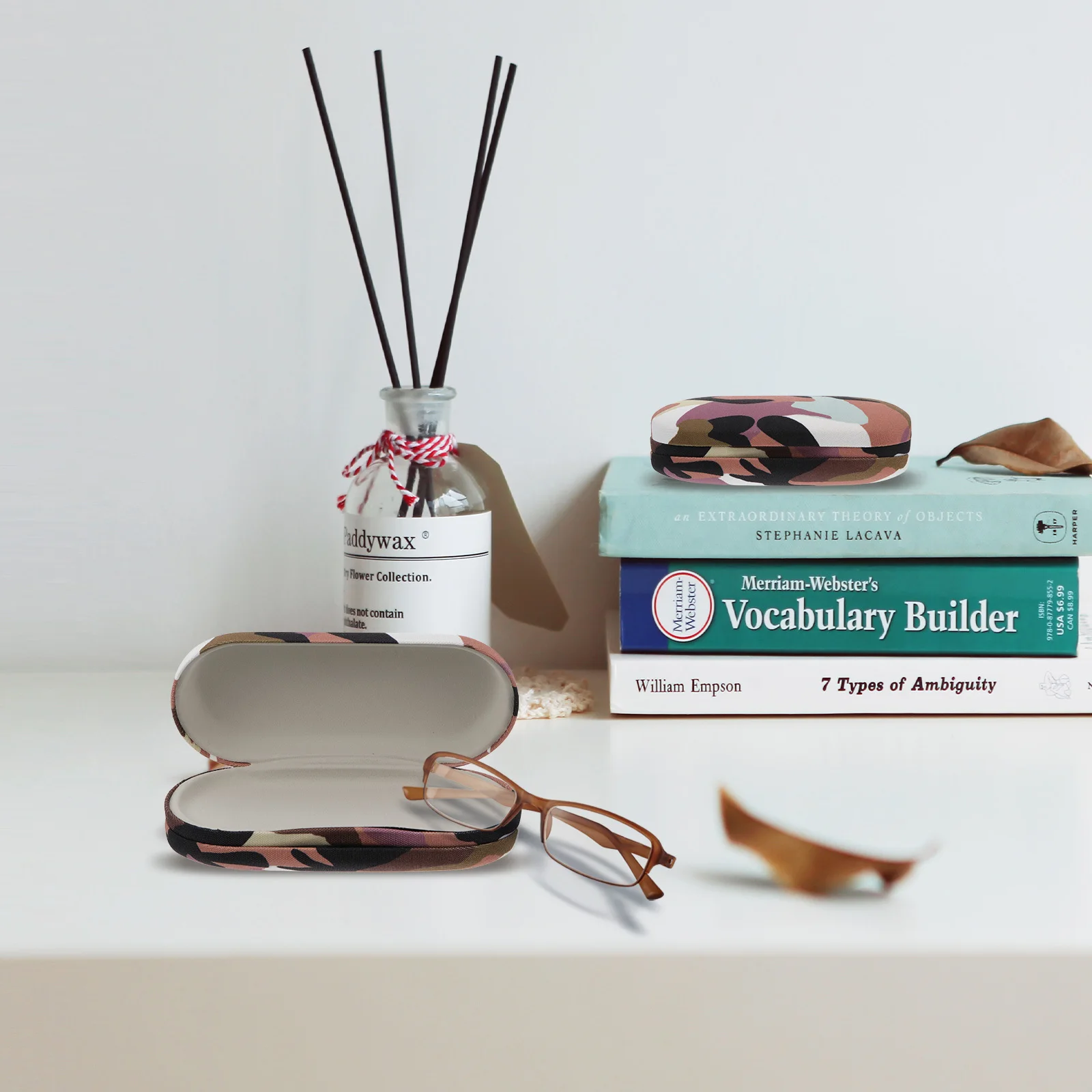 1 Set Camouflage Double Sided Glasses Storage Case Portable Lens Holder Eyeglass Sunglasses Protective Lightweight Storage
1 Set Camouflage Double Sided Glasses Storage Case Portable Lens Holder Eyeglass Sunglasses Protective Lightweight Storage