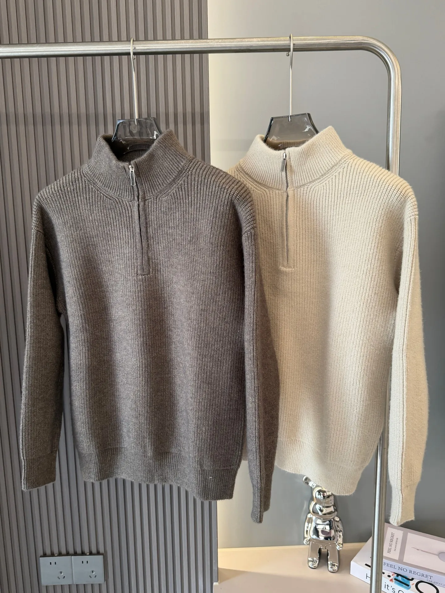 Американский утепленный свитер на молнии, мягкий, приятный к телу, мужской, зимний, теплый, для ношения под одеждой, вязаный топ, зимняя одежда
Американский утепленный свитер на молнии, мягкий, приятный к телу, мужской, зимний, теплый, для ношения под одеждой, вязаный топ, зимняя одежда