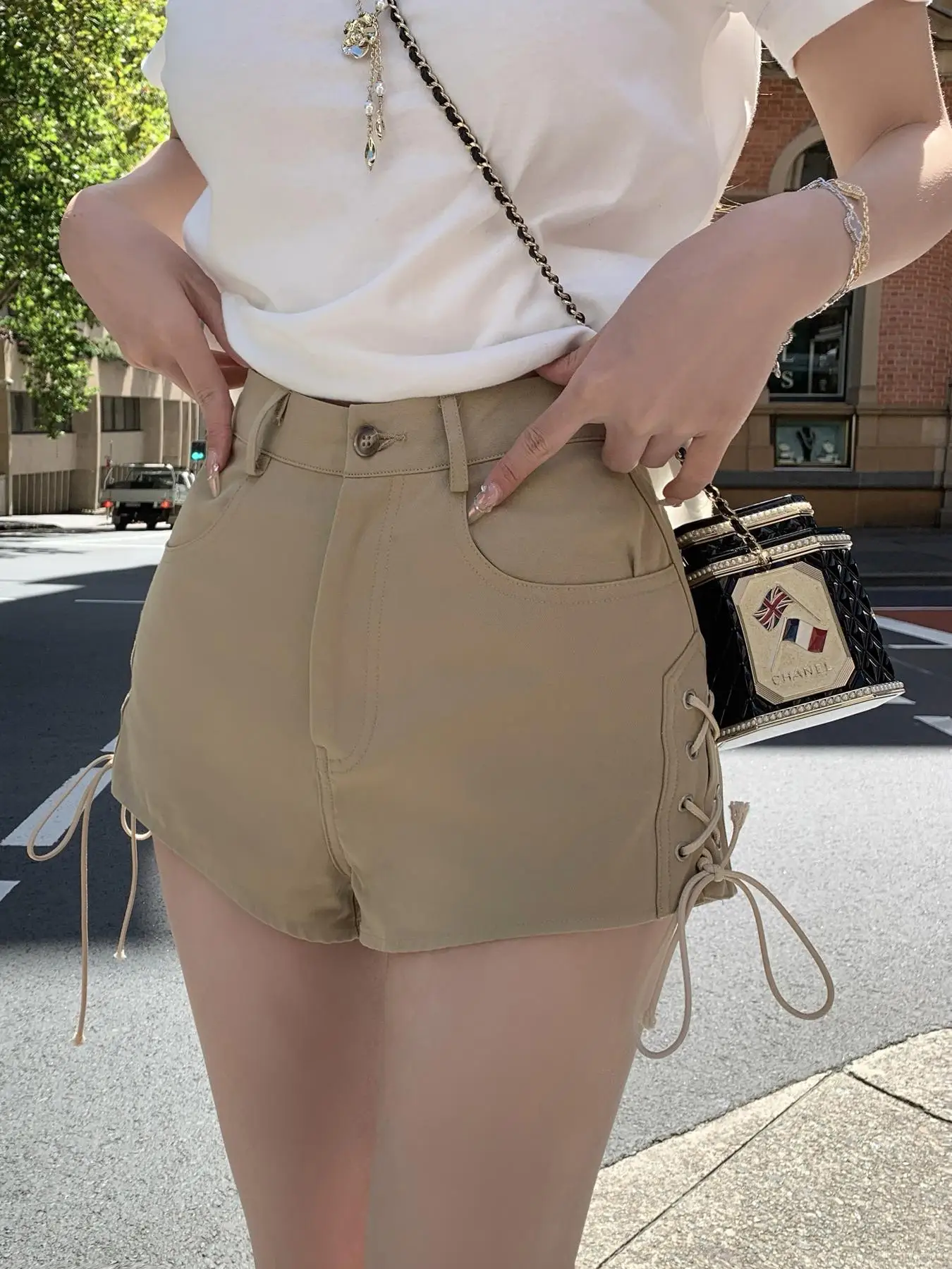 Sexy Tie Design Denim Shorts Women's 2025 New Long Legged High Waist Cotton Casual Style Natural Waist Pa...
Sexy Tie Design Denim Shorts Women's 2025 New Long Legged High Waist Cotton Casual Style Natural Waist Pa...