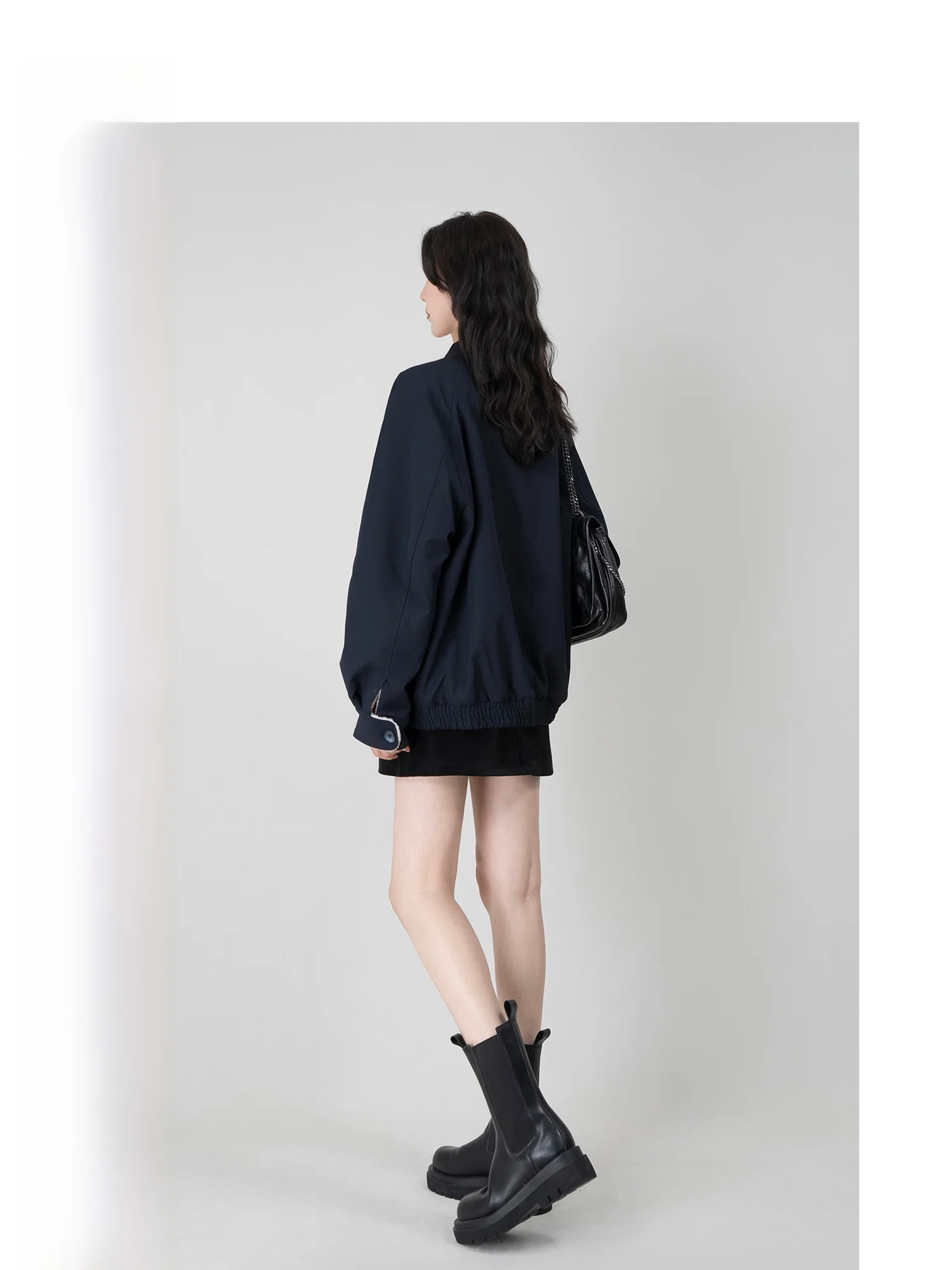 Женское зимнее свободное повседневное пальто с волнистым яичным мехом ягненка, корейское пальто на подкладке, мягкое теплое пальто
Женское зимнее свободное повседневное пальто с волнистым яичным мехом ягненка, корейское пальто на подкладке, мягкое теплое пальто