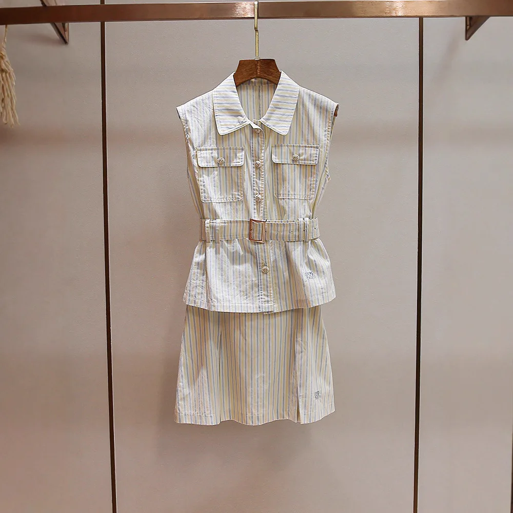 High-End Women's Autumnal Striped Open Cardigan Vest And Shorts Set Trendy Commute Casual Sportswear Chinese Production
High-End Women's Autumnal Striped Open Cardigan Vest And Shorts Set Trendy Commute Casual Sportswear Chinese Production