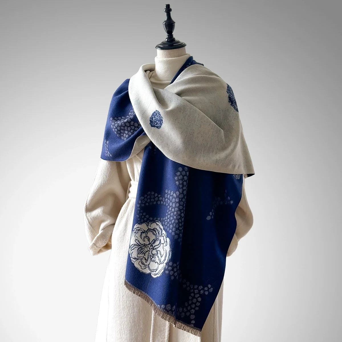 New Luxury Brand Women Two Sided Print Pashmina Scarf Soft Warm Shawl, Winter Outdoor Coldproof Windproof Blanket Scarf
New Luxury Brand Women Two Sided Print Pashmina Scarf Soft Warm Shawl, Winter Outdoor Coldproof Windproof Blanket Scarf