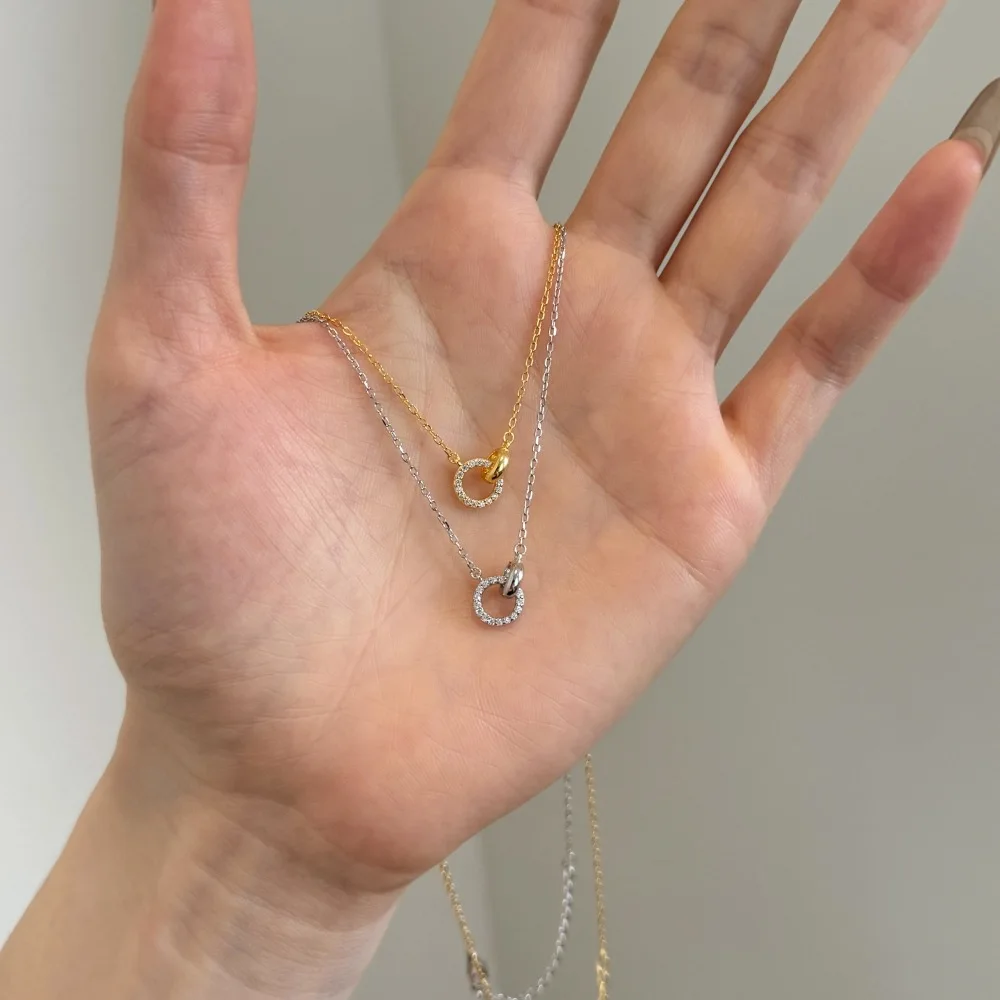 Новая серебряная ниша S925, легкая роскошная круглая двойная пряжка, крутой стиль, изысканная легкая цепочка на ключицу, свадебные украшения
Новая серебряная ниша S925, легкая роскошная круглая двойная пряжка, крутой стиль, изысканная легкая цепочка на ключицу, свадебные украшения