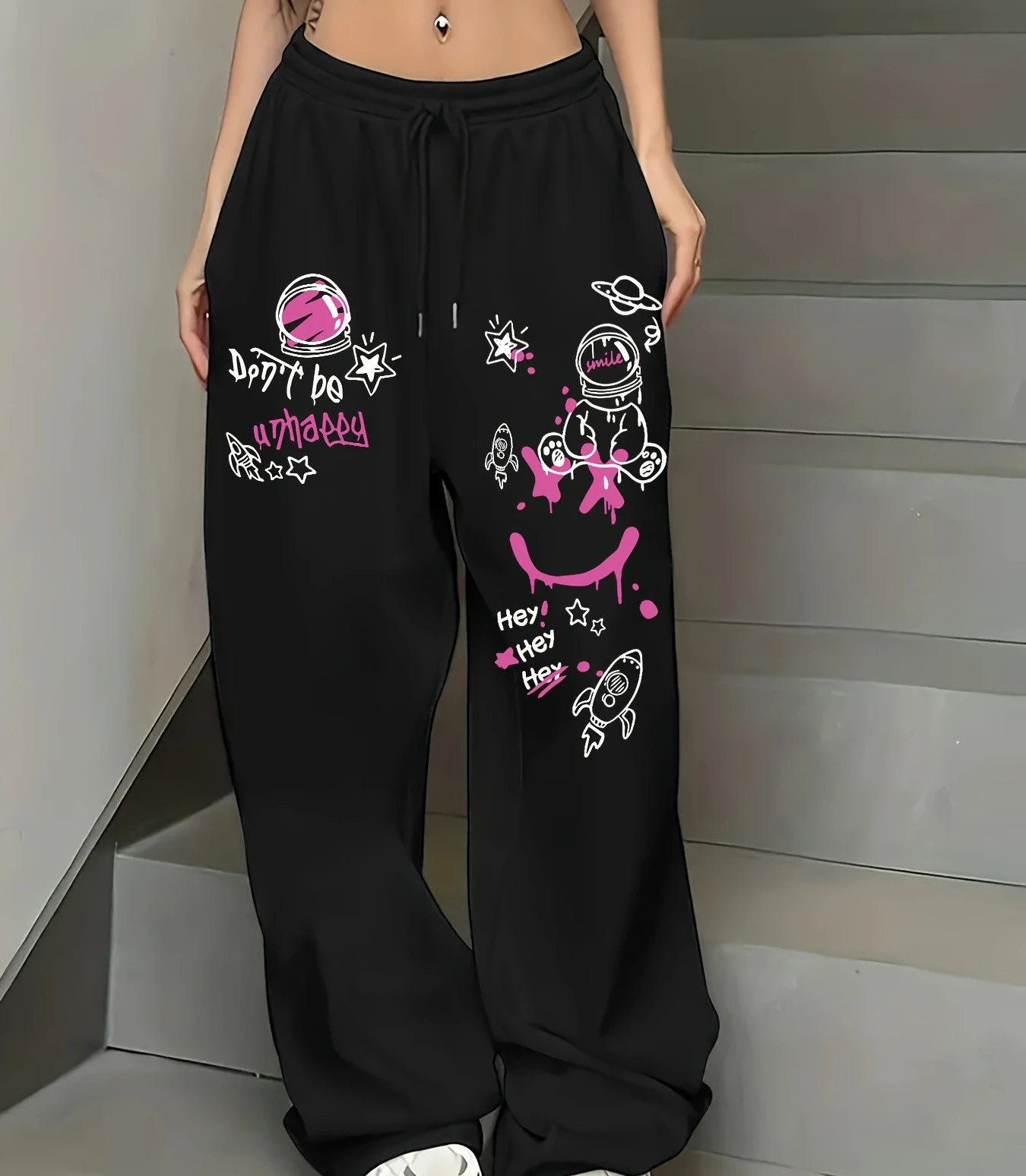 Men's Casual Sports Pants with Fun Cartoon Letter Printed Casual Sports Sweatpants, Drawstring Straight Leg Sports Pants
Men's Casual Sports Pants with Fun Cartoon Letter Printed Casual Sports Sweatpants, Drawstring Straight Leg Sports Pants