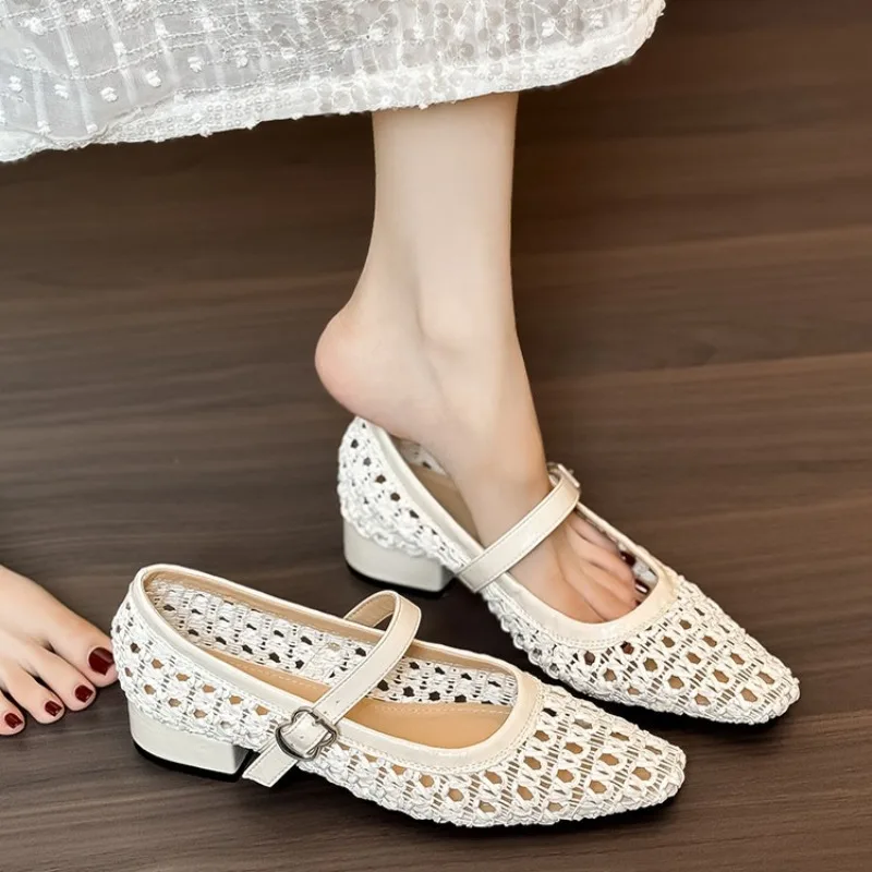 Vintage Woven Cutout Breathable Block Heel Single Shoes for Women 2026 New Summer One Strap Mary Jane Sandals
Vintage Woven Cutout Breathable Block Heel Single Shoes for Women 2026 New Summer One Strap Mary Jane Sandals