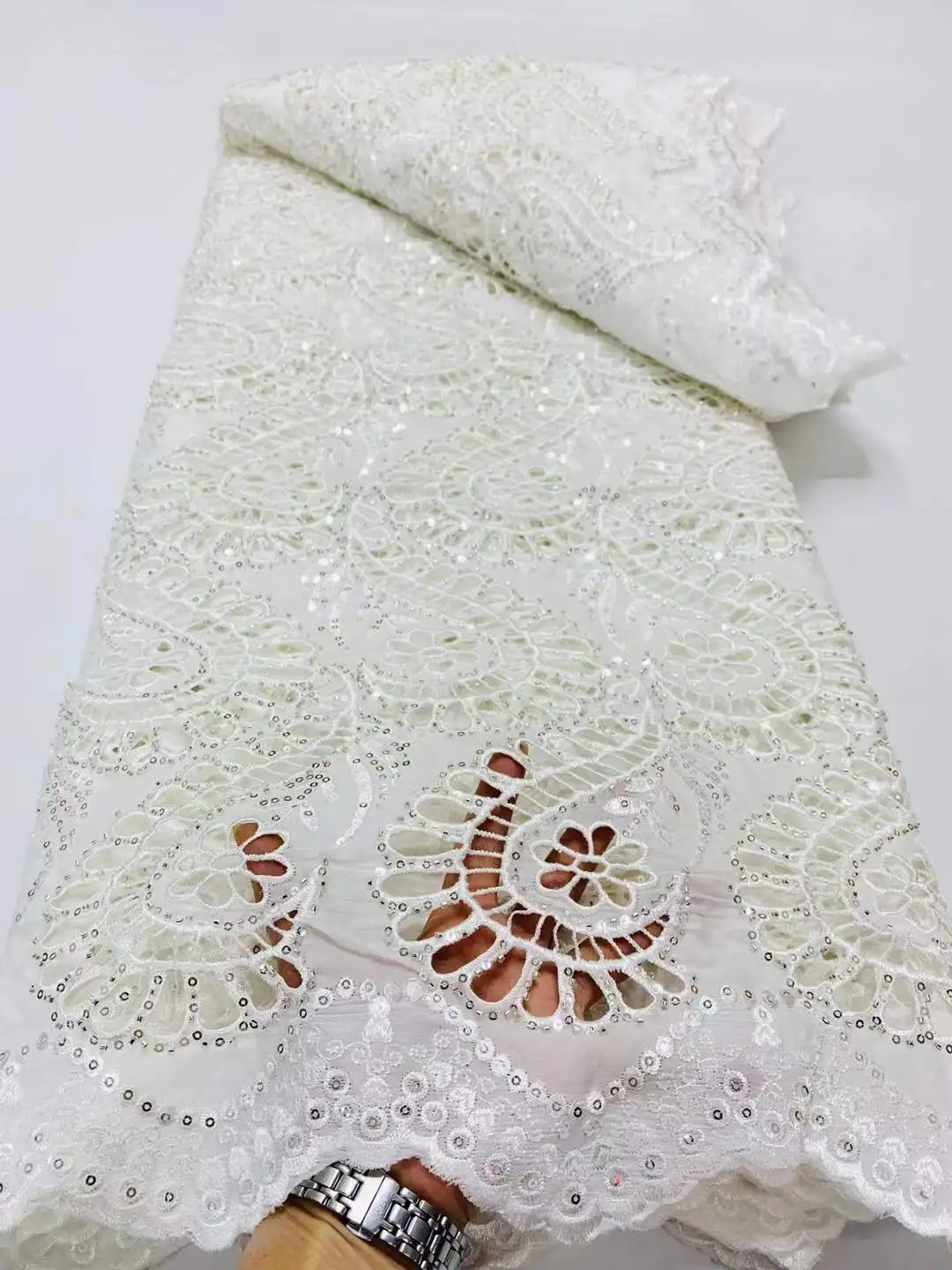 2025 High Quality African Lace Fabric Swiss Voile Embroidery Tulle Pure White For Wedding Party Damask Guipure Cord Lace 5Yards
2025 High Quality African Lace Fabric Swiss Voile Embroidery Tulle Pure White For Wedding Party Damask Guipure Cord Lace 5Yards