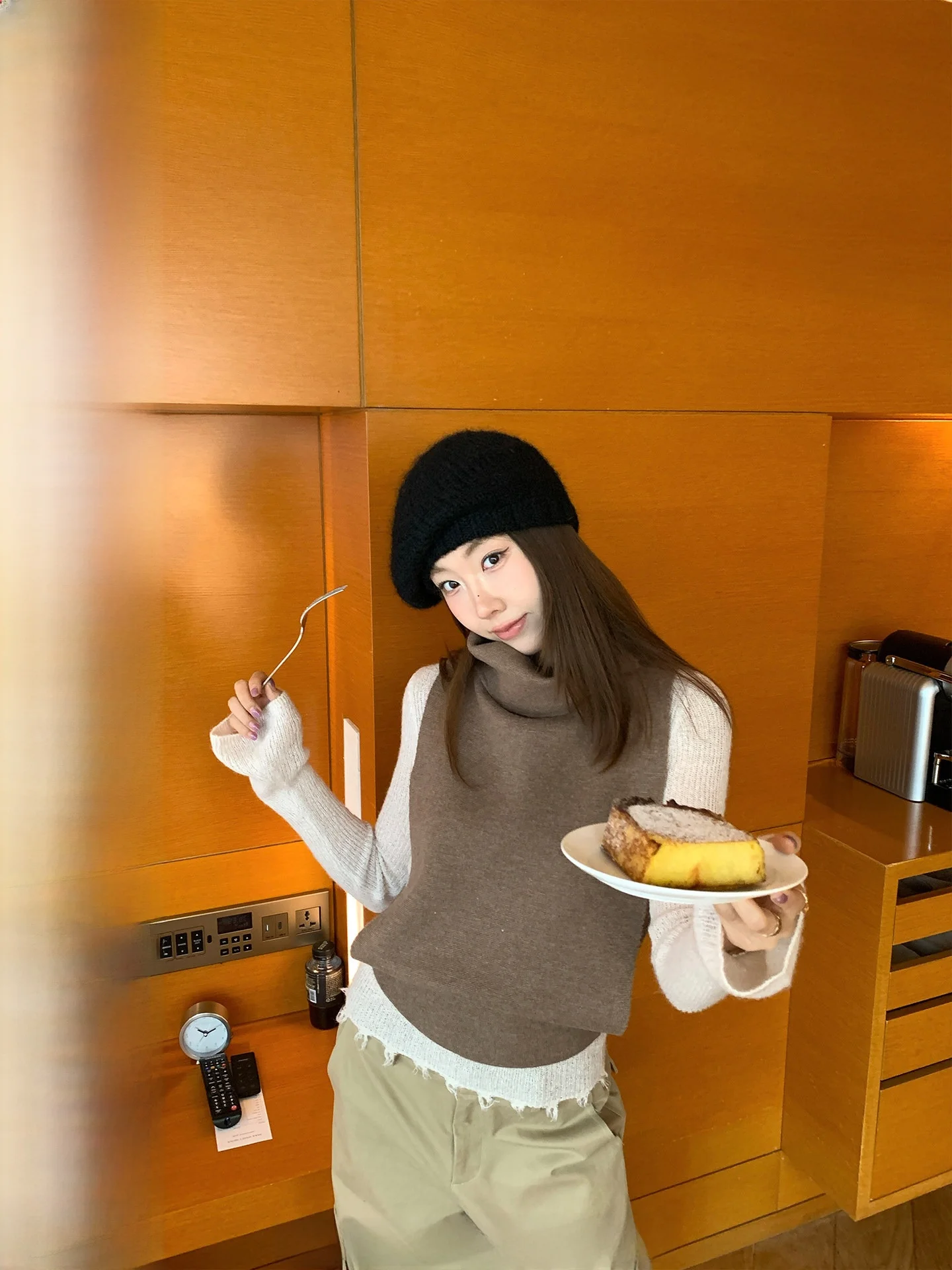 Женский трикотажный жилет Ranwear из высококачественной шерсти, с боковыми разрезами, повседневный, мягкий, удобный, для многослойных образов
Женский трикотажный жилет Ranwear из высококачественной шерсти, с боковыми разрезами, повседневный, мягкий, удобный, для многослойных образов