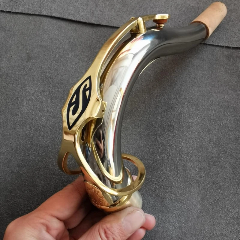 Saxophone brass secondary middle bend neck drop B secondary middle bend neck universal, customizable, good sound
Saxophone brass secondary middle bend neck drop B secondary middle bend neck universal, customizable, good sound