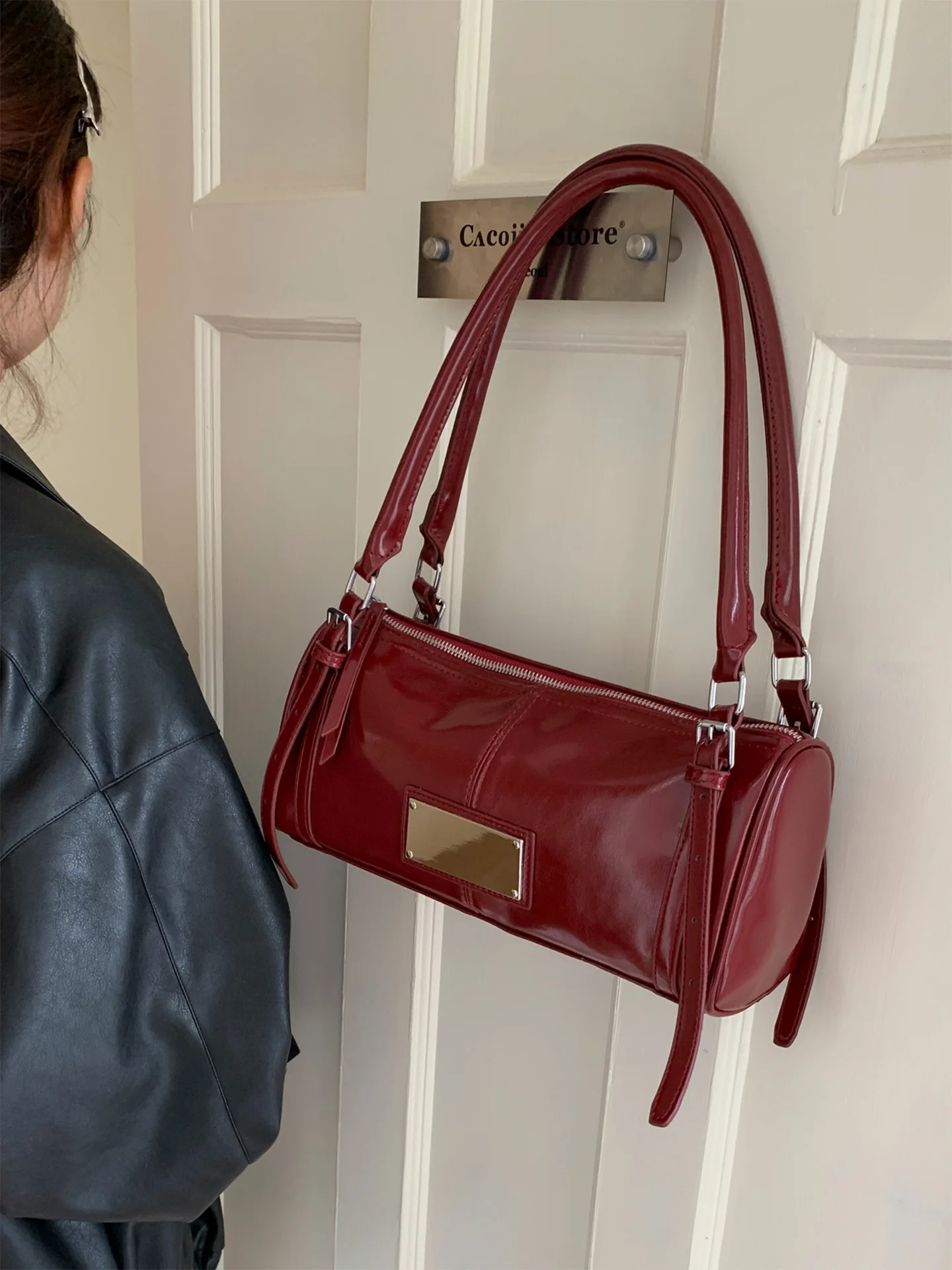 Женская сумка-тоут из мягкой кожи Street Sle, осенне-зимняя, цвет винно-красный, модный дизайн
Женская сумка-тоут из мягкой кожи Street Sle, осенне-зимняя, цвет винно-красный, модный дизайн