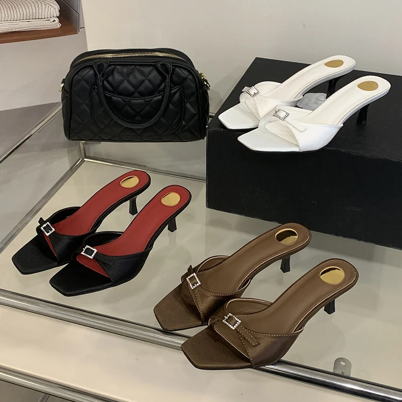 Летние удобные женские тапочки, дизайнерские женские сандалии с квадратным носком и пряжкой, повседневная обувь на тонком низком каблуке для вечеринок, Zapatos Mujer
Летние удобные женские тапочки, дизайнерские женские сандалии с квадратным носком и пряжкой, повседневная обувь на тонком низком каблуке для вечеринок, Zapatos Mujer
