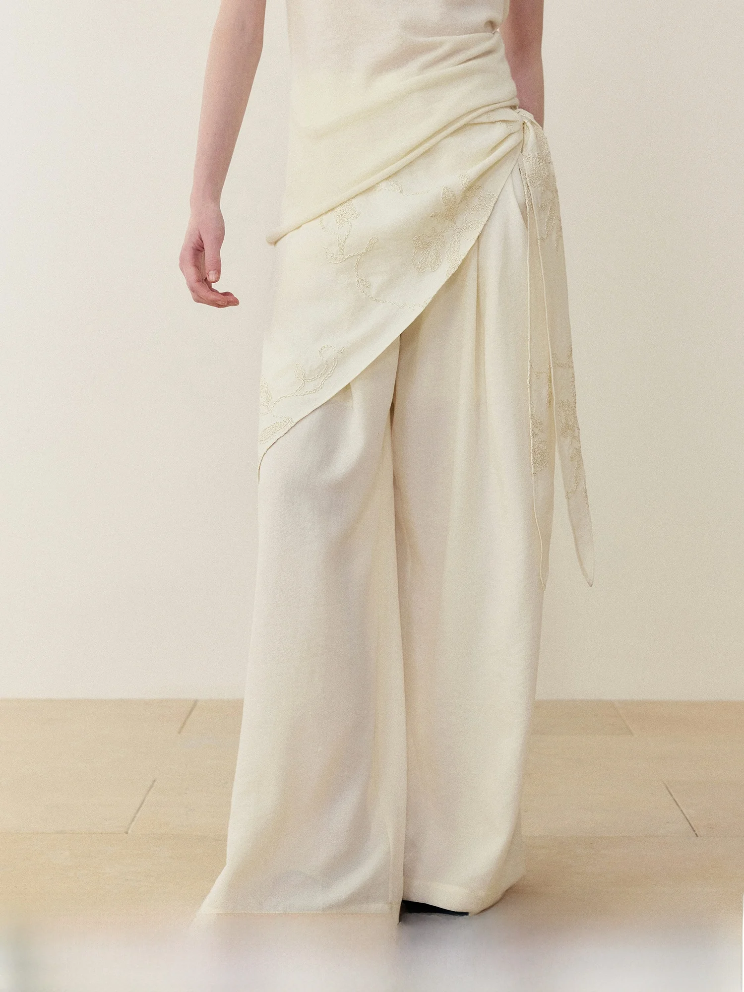 Murmur Mi Women's Casual Wide Leg Pants Loose Fit Straight Tube Floor-Length Trousers Double Layer Draped Design Casual Pants
Murmur Mi Women's Casual Wide Leg Pants Loose Fit Straight Tube Floor-Length Trousers Double Layer Draped Design Casual Pants