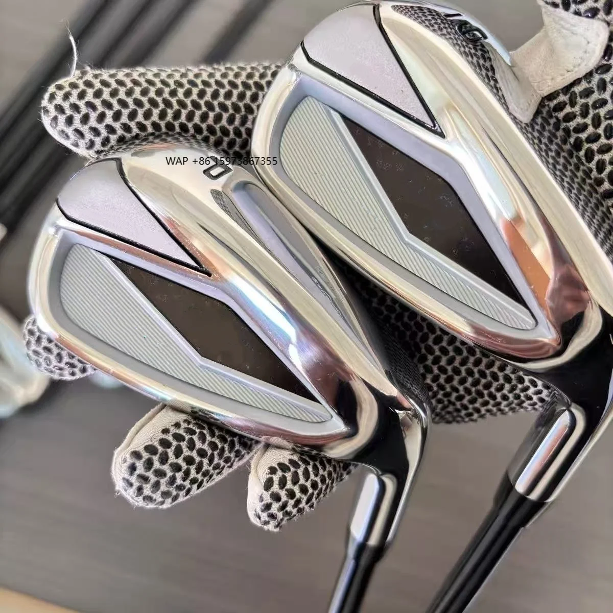 Professional Silver Golf Iron Set - Oversized Head High Stability
Professional Silver Golf Iron Set - Oversized Head High Stability