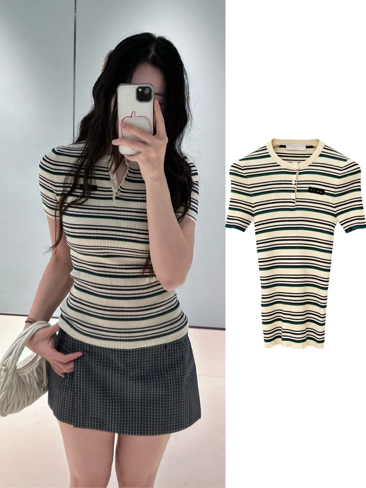 High-Waisted Women's Knitted Short-Sleeve T-Shirt with Logo Stripe Design Soft Retro Style French Fashion Slim Fit Commute Wear
High-Waisted Women's Knitted Short-Sleeve T-Shirt with Logo Stripe Design Soft Retro Style French Fashion Slim Fit Commute Wear