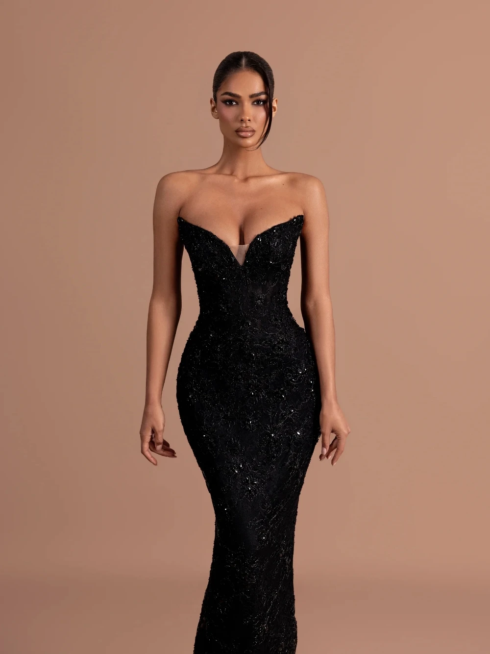 Black V Neck Bodycon Evening Dress With Long Cape Modern Shiny Beaded Cocktail Party Gown Customized Special Occasions Wear
Black V Neck Bodycon Evening Dress With Long Cape Modern Shiny Beaded Cocktail Party Gown Customized Special Occasions Wear