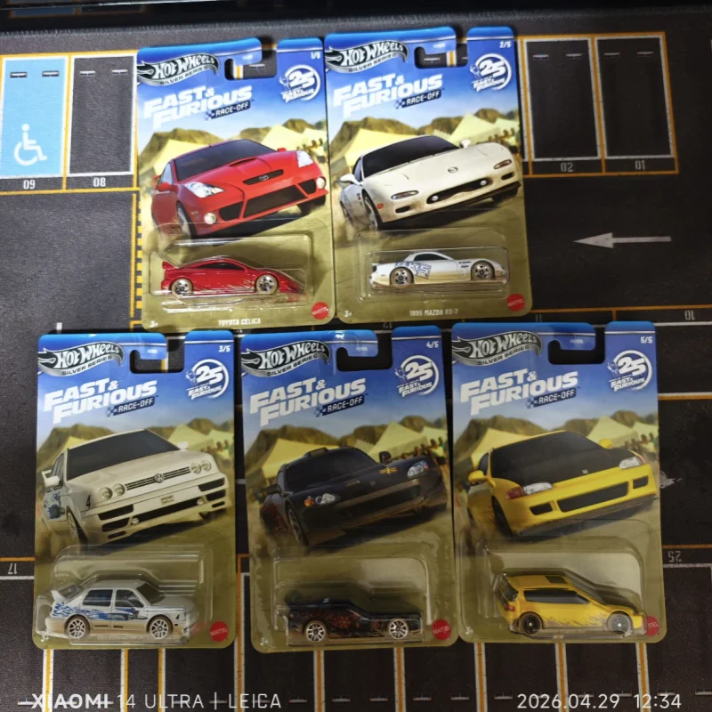 Hot Wheels Alloy Diecast Sports Car Model Fast And Furious Race Off HNR88 Mazda RX 7 Honda Civic Toyota Collectible Vehicle
Hot Wheels Alloy Diecast Sports Car Model Fast And Furious Race Off HNR88 Mazda RX 7 Honda Civic Toyota Collectible Vehicle